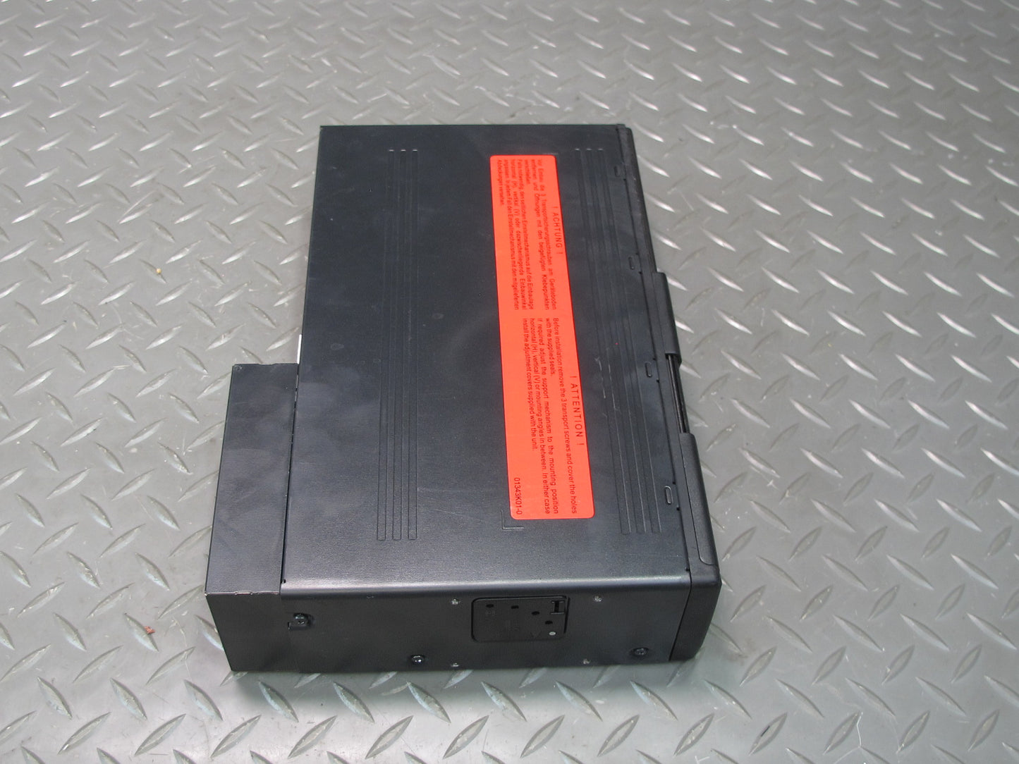 01-02 BMW E46 330ci 6 Disc CD Changer Unit w Magazine 6983336 OEM