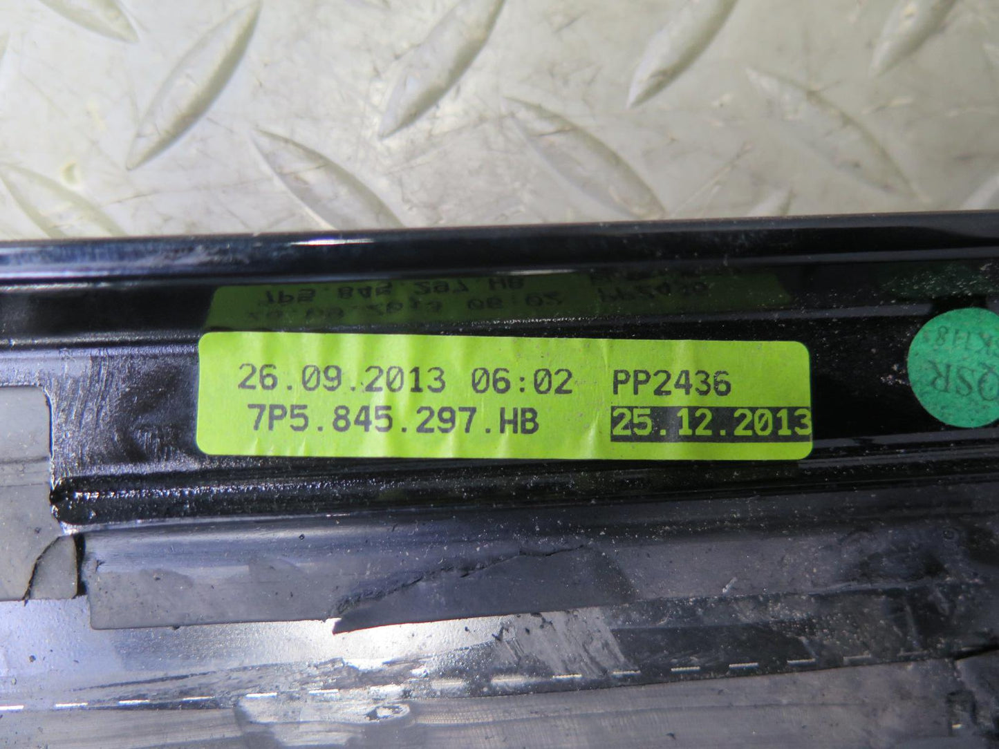 2011-2018 Porsche Cayenne 958 Rear Left Driver Side Quarter Window Glass