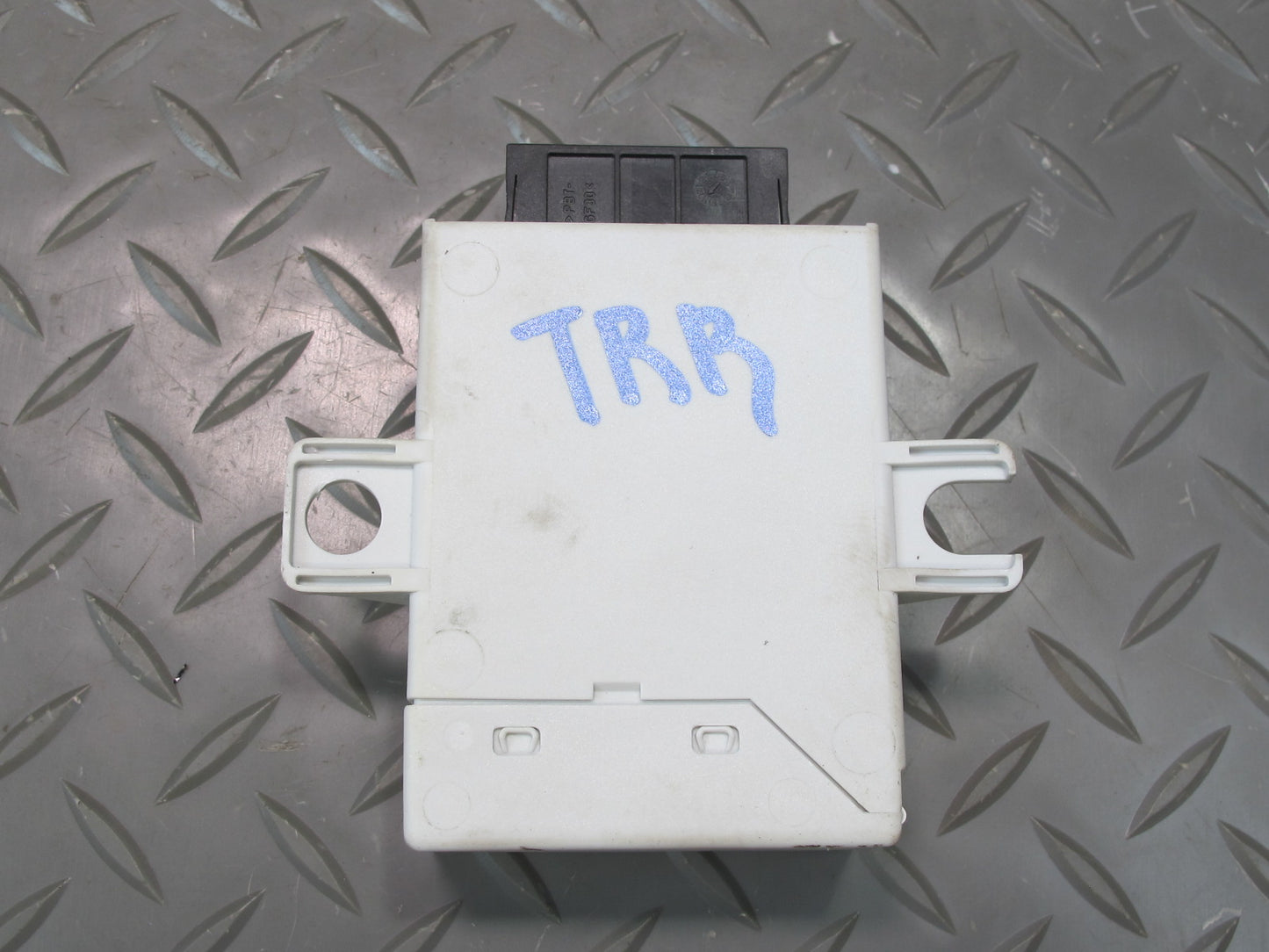 01-06 BMW E46 330ci EWS3 Anti Theft Control Module 6905670 OEM