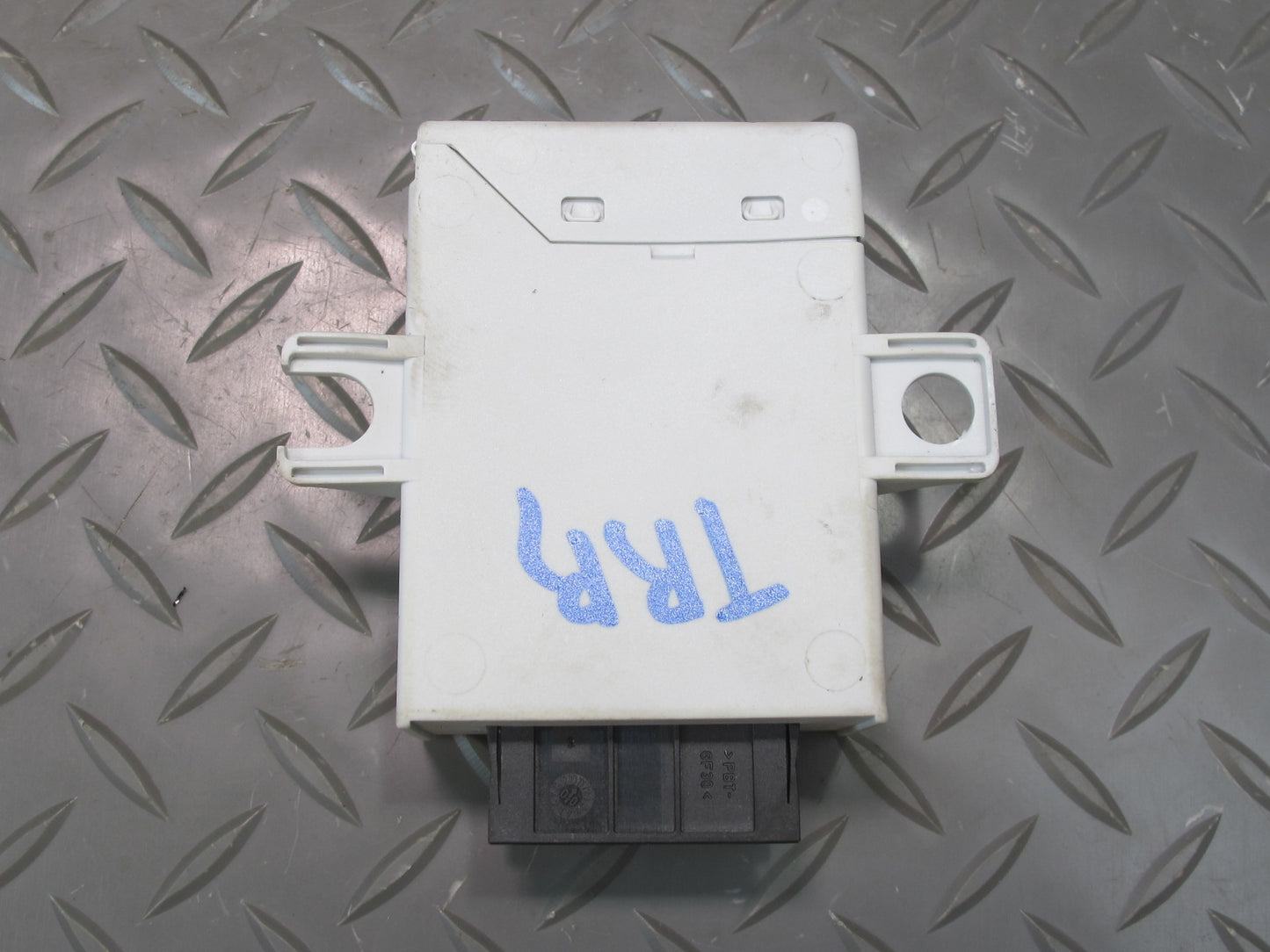 01-06 BMW E46 330ci EWS3 Anti Theft Control Module 6905670 OEM