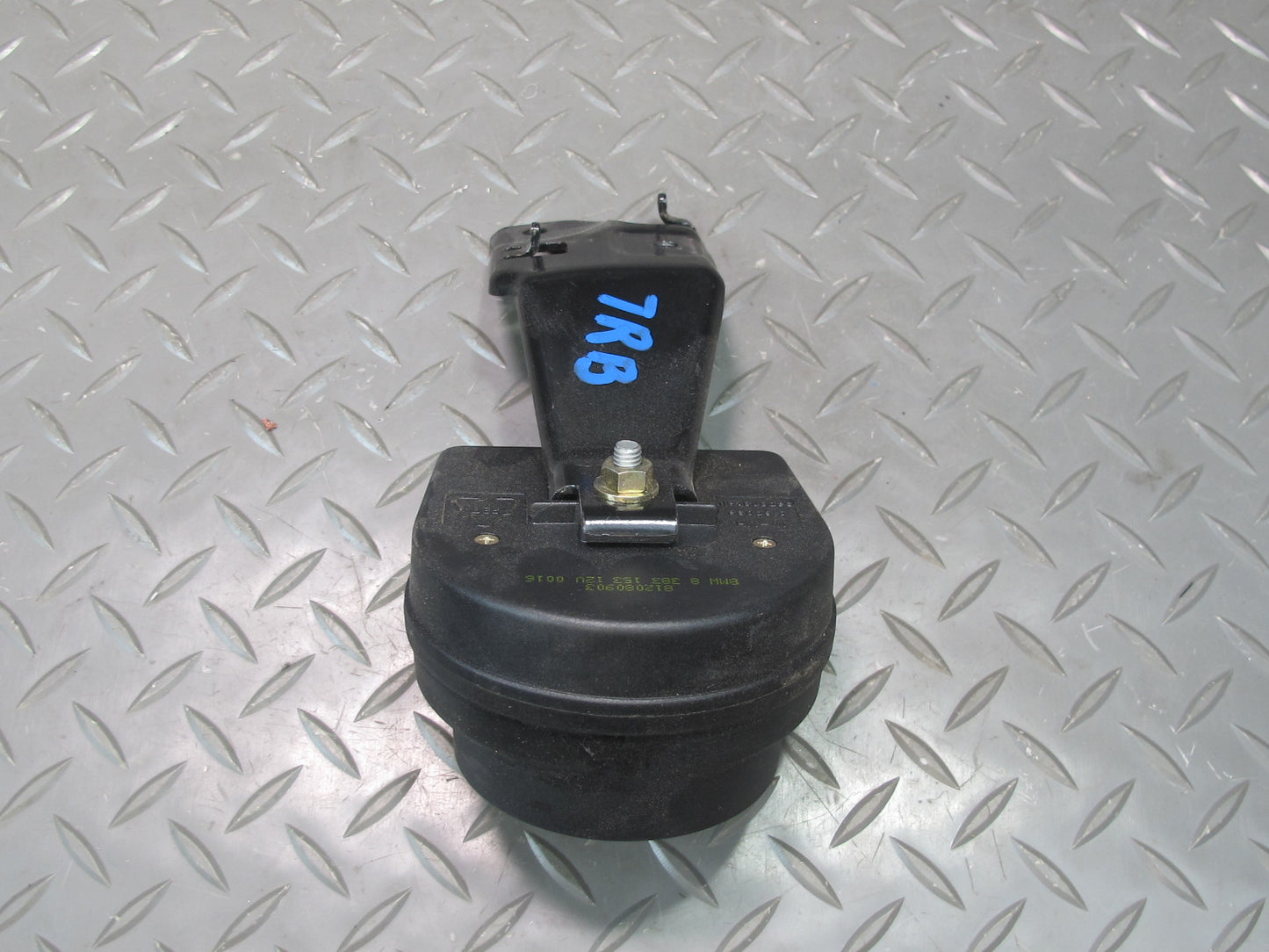 01-06 BMW E46 330ci Anti Theft Alarm Horn Siren w Bracket Mount 8383153 OEM