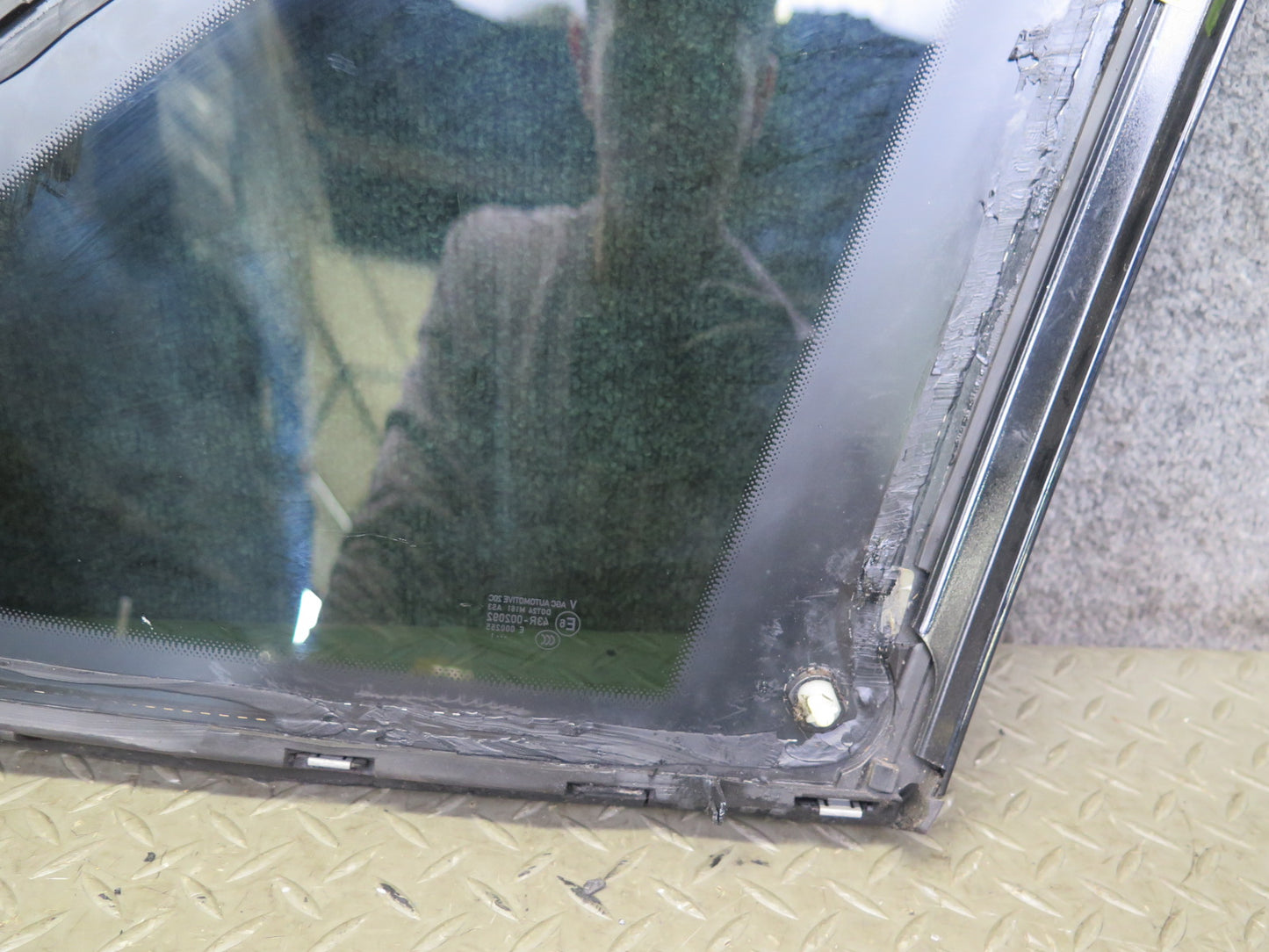 2011-2018 Porsche Cayenne 958 Rear Left Driver Side Quarter Window Glass