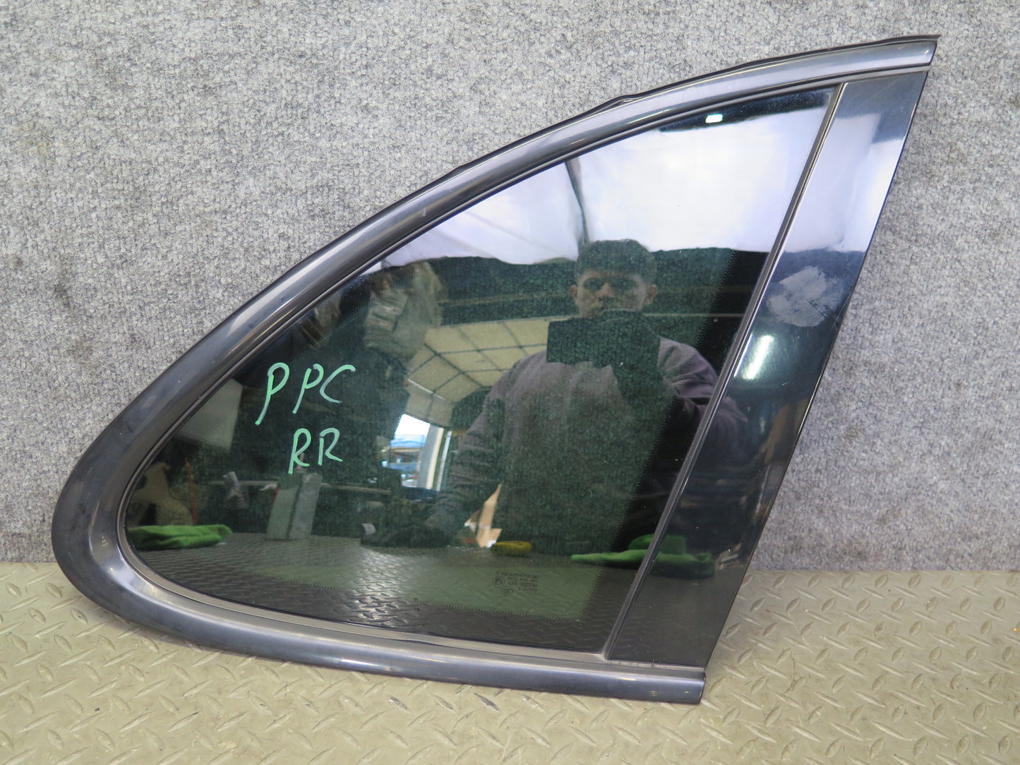 2011-2018 Porsche Cayenne 958 Rear Right Passenger Side Quarter Window Glass