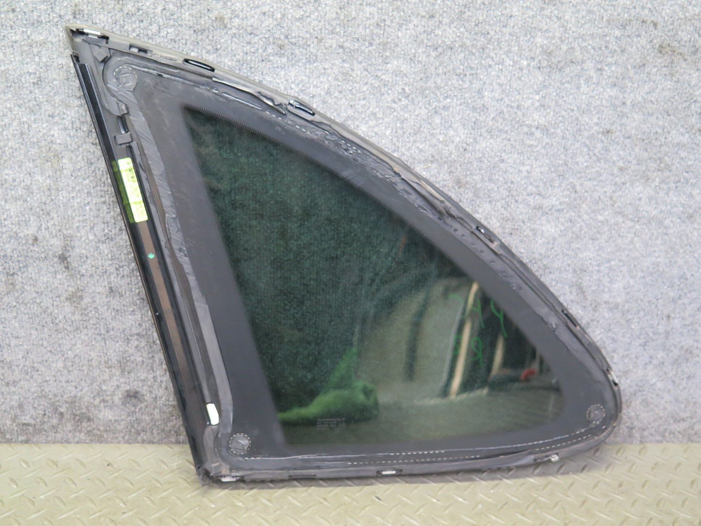 2011-2018 Porsche Cayenne 958 Rear Right Passenger Side Quarter Window Glass