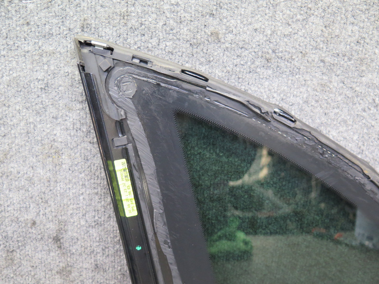 2011-2018 Porsche Cayenne 958 Rear Right Passenger Side Quarter Window Glass