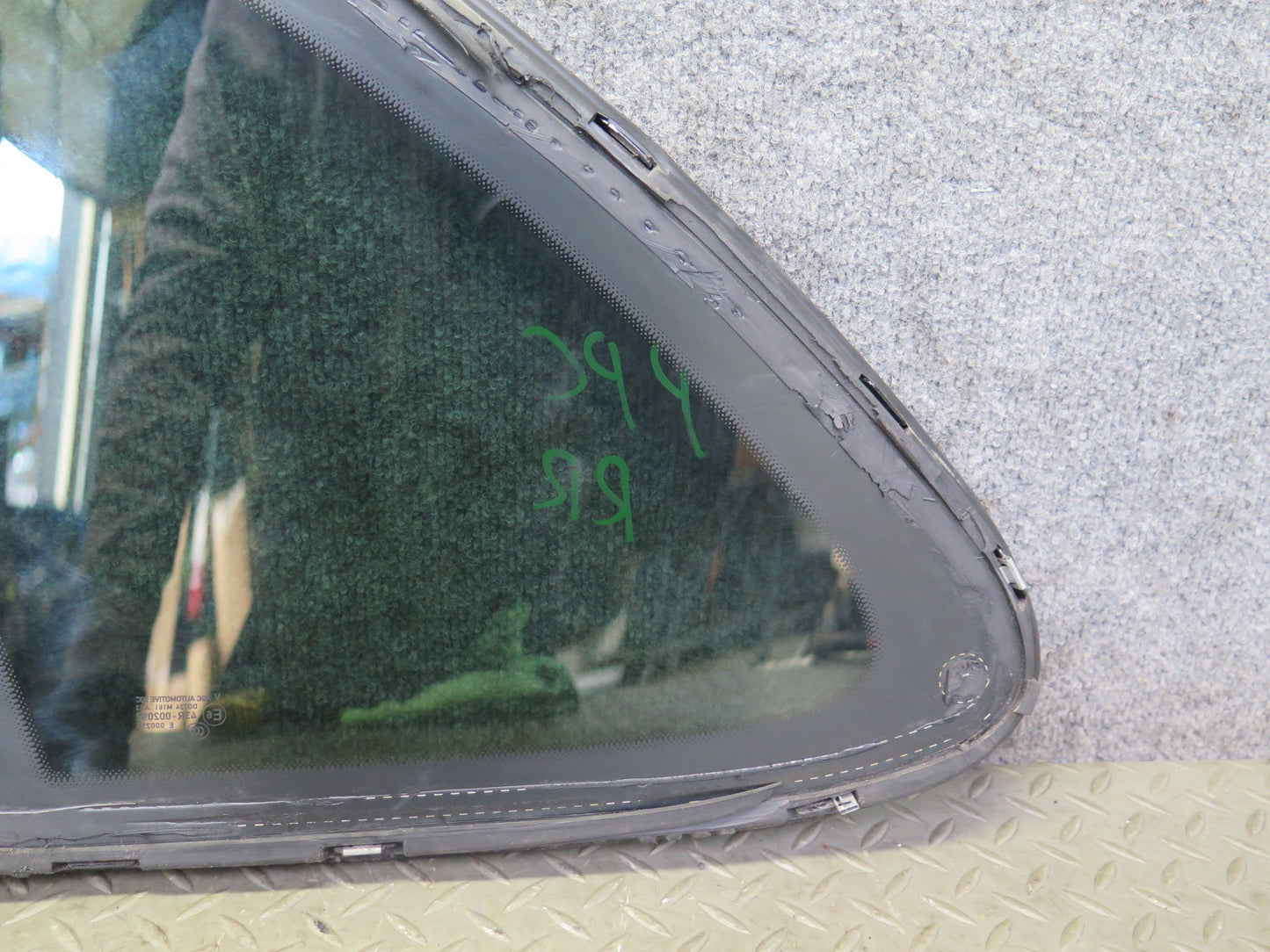 2011-2018 Porsche Cayenne 958 Rear Right Passenger Side Quarter Window Glass