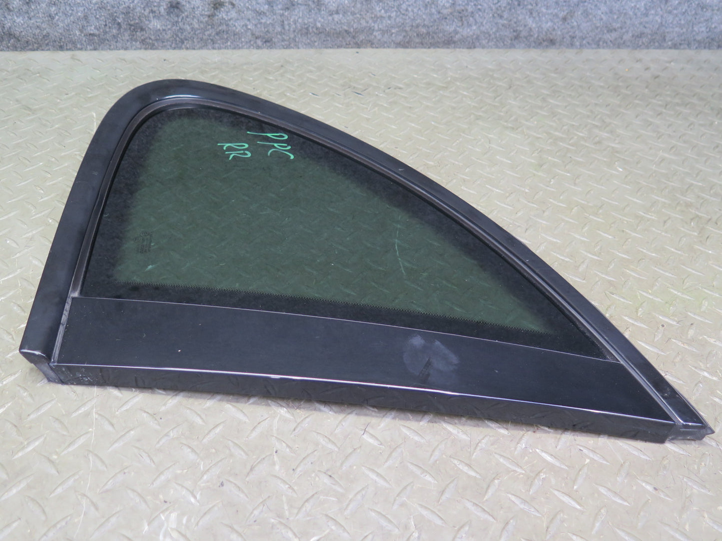 2011-2018 Porsche Cayenne 958 Rear Right Passenger Side Quarter Window Glass