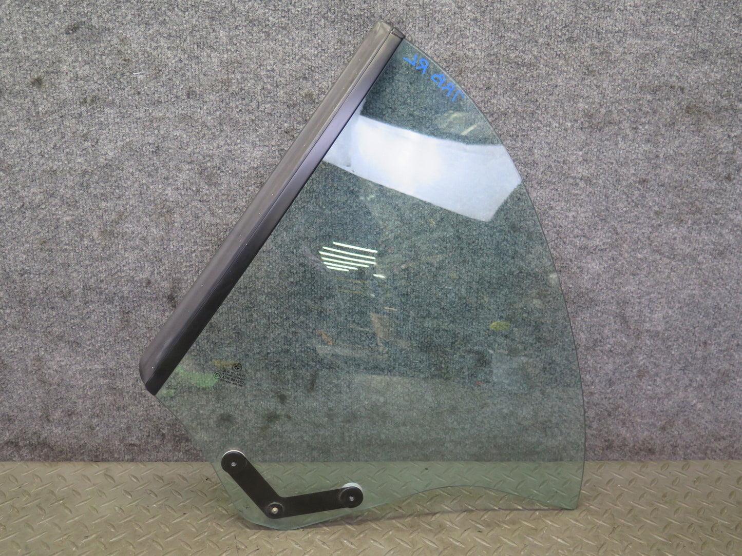 01-06 BMW E46 330ci Convertible Rear Left Driver Side Quarter Glass Window OEM