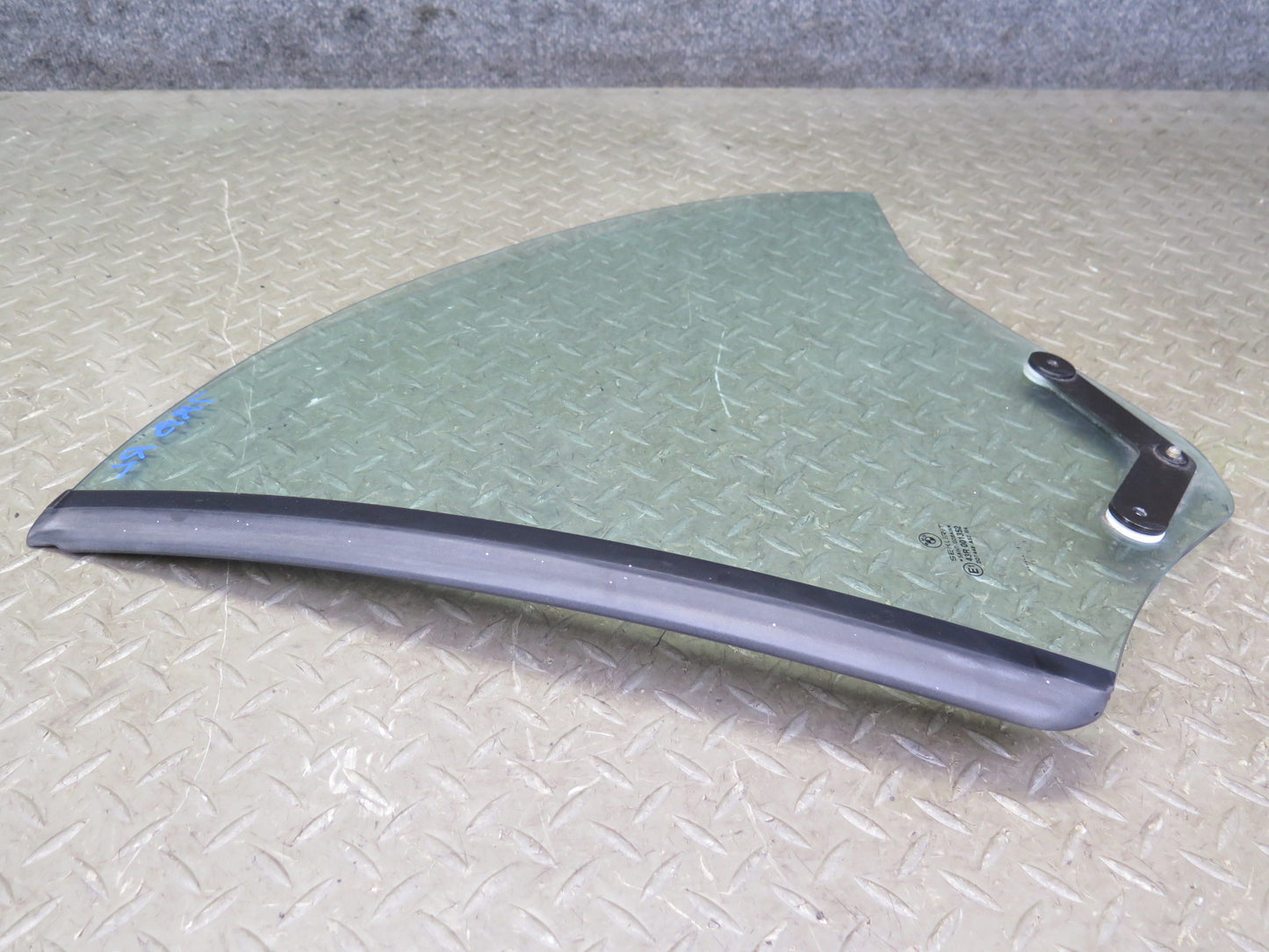 01-06 BMW E46 330ci Convertible Rear Left Driver Side Quarter Glass Window OEM