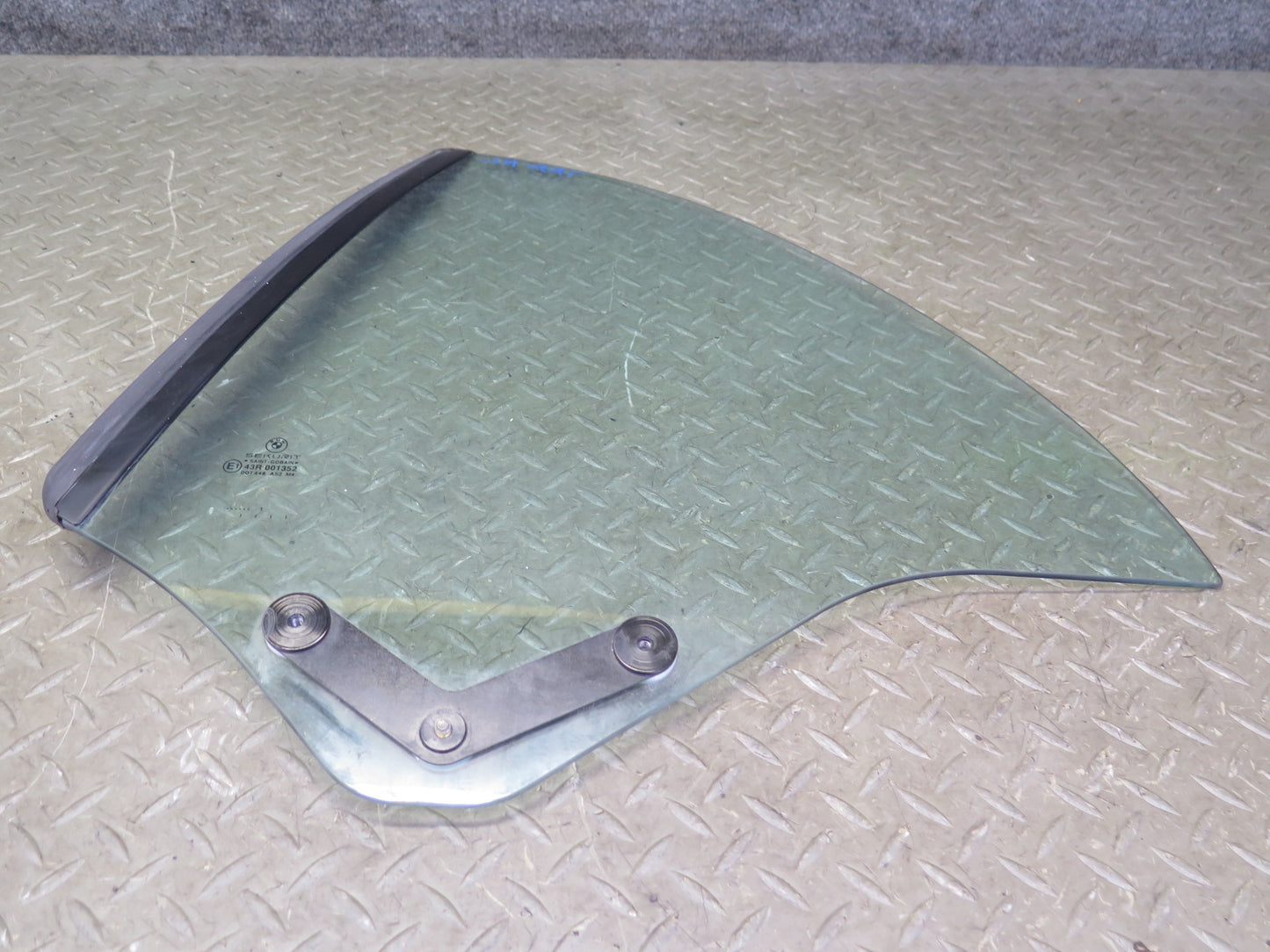 01-06 BMW E46 330ci Convertible Rear Left Driver Side Quarter Glass Window OEM
