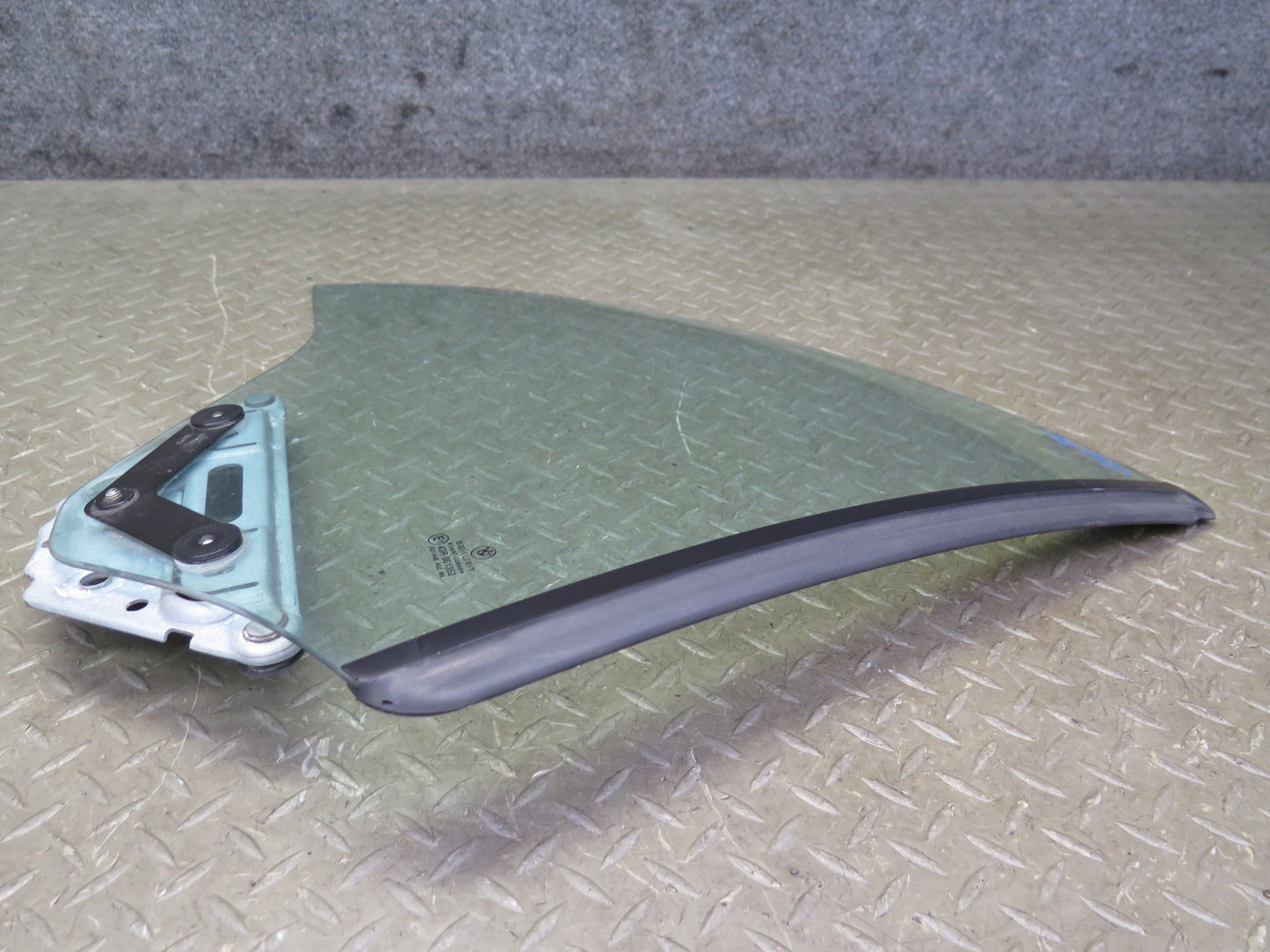 01-06 BMW E46 330ci Convertible Rear Right Pass Side Quarter Glass Window OEM