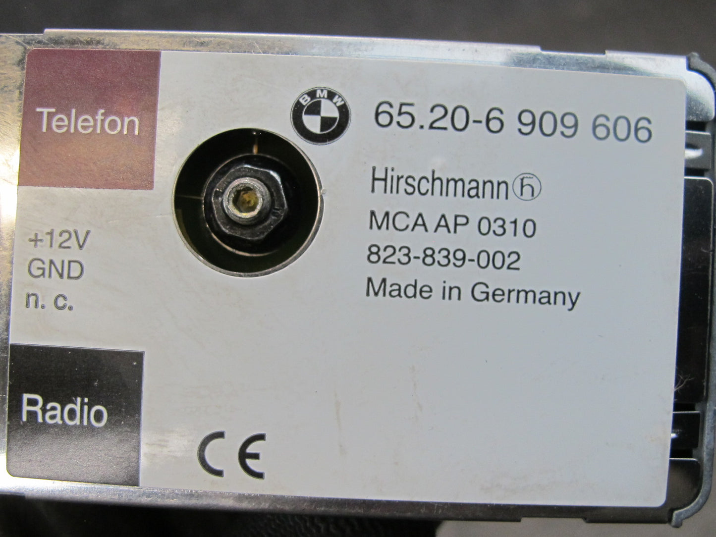 01-06 BMW E46 330ci Convertible Rear Exterior Radio Antenna w AMP Module OEM