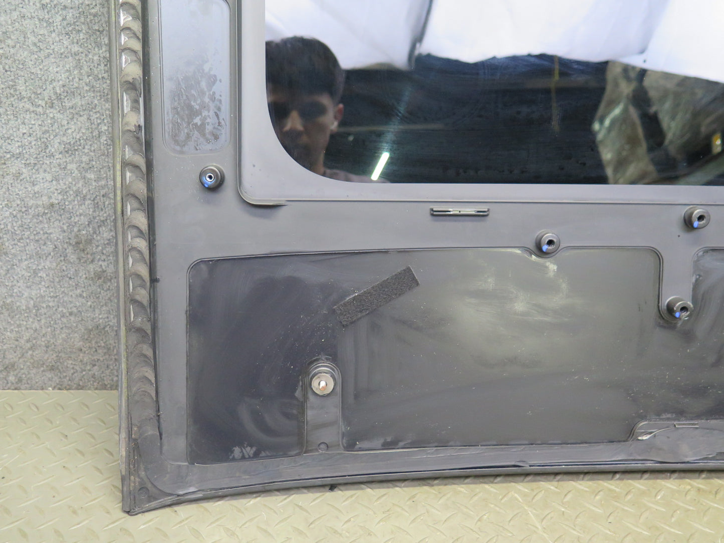 17-23 Porsche Panamera 971 SWB Rear Sunroof Glass Window 10028623