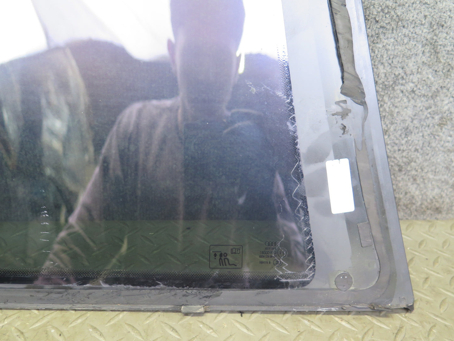 08-17 Audi 8T S5 Coupe Rear Left Driver Side Quarter Window Glass OEM