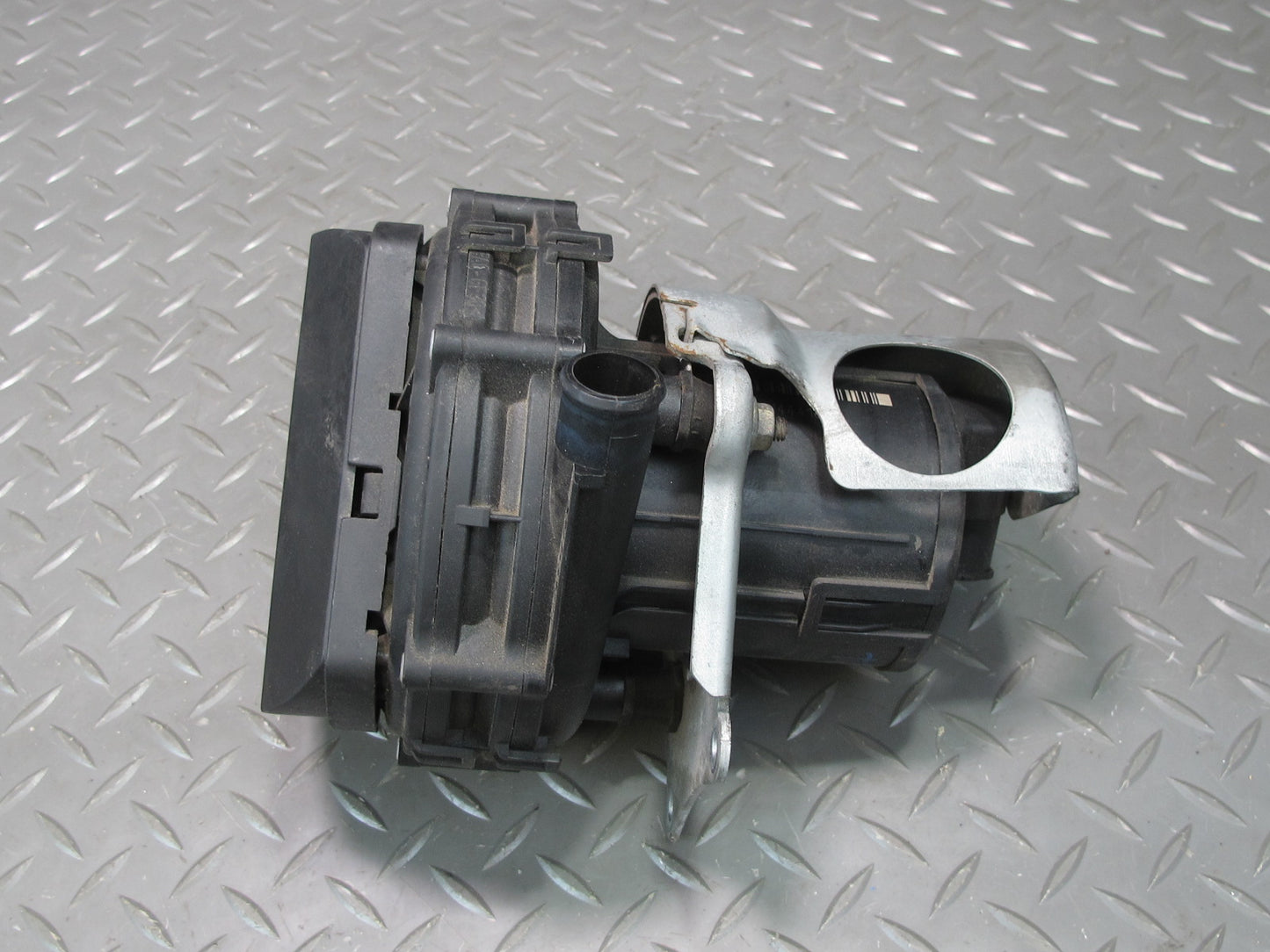 01-06 BMW E46 330ci Secondary Air Injection Smog Pump 1715293 OEM