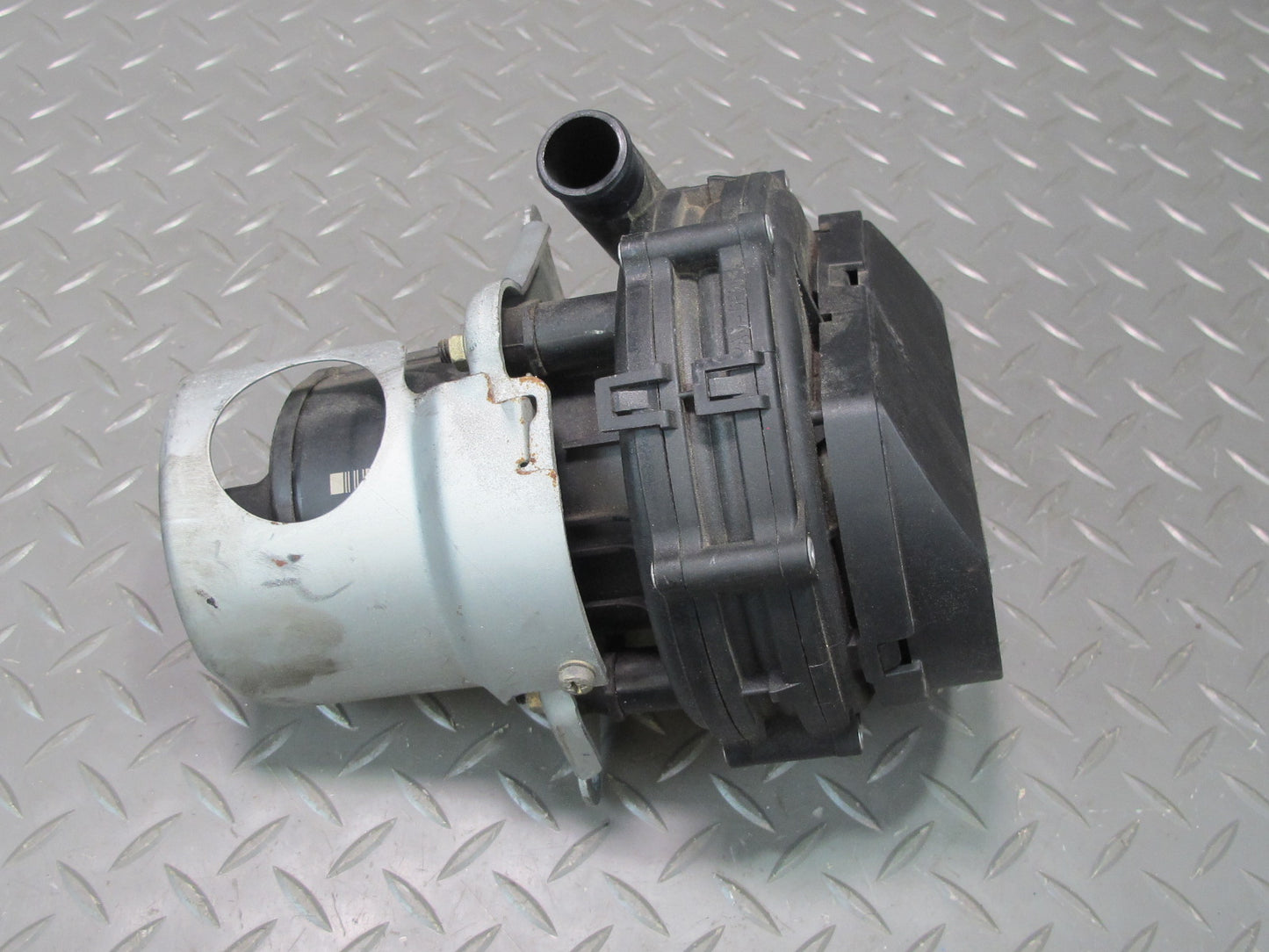 01-06 BMW E46 330ci Secondary Air Injection Smog Pump 1715293 OEM