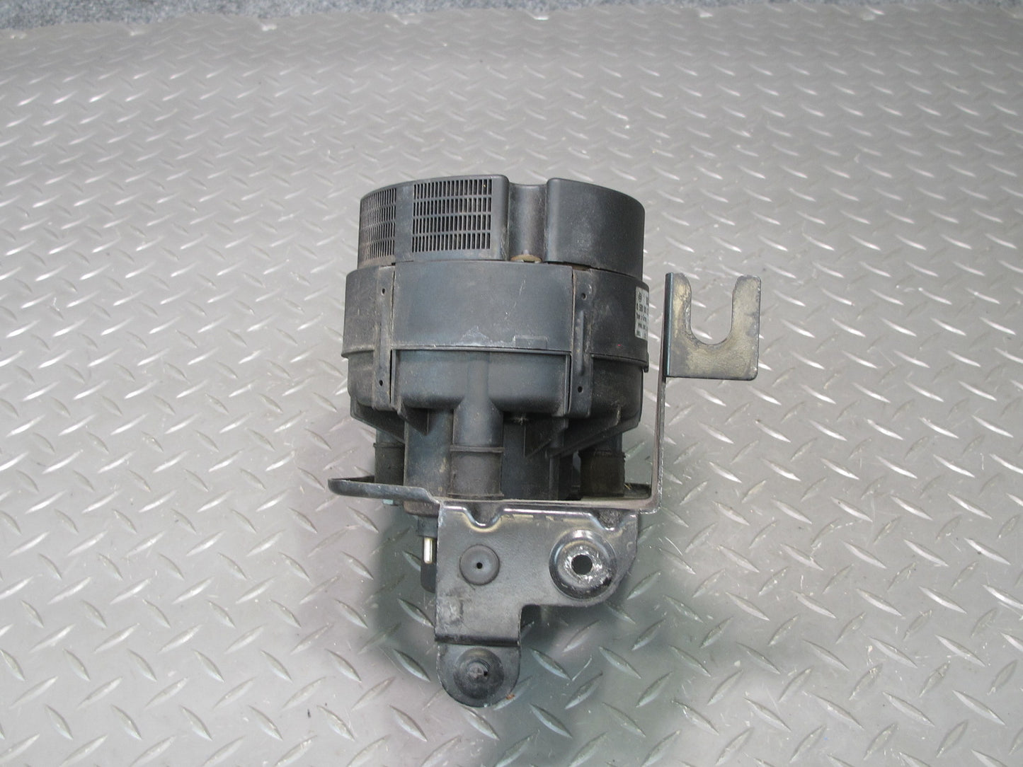 1999-2005 Porsche 911 996 Engine Secondary Air Injection Cooling Pump