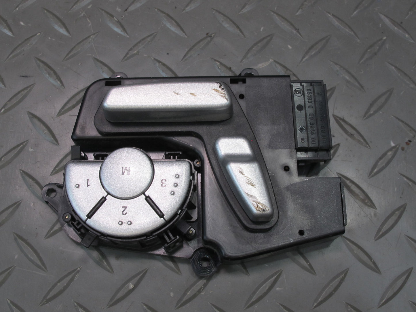 05-11 Mercedes R171 Slk-class Front Right Seat Adjustment Switch 1718205810 OEM