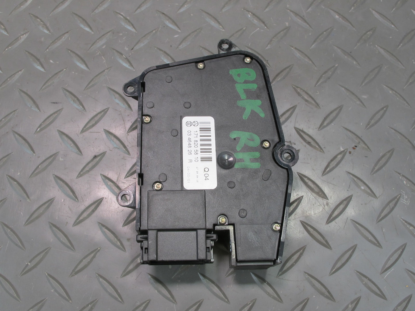 05-11 Mercedes R171 Slk-class Front Right Seat Adjustment Switch 1718205810 OEM