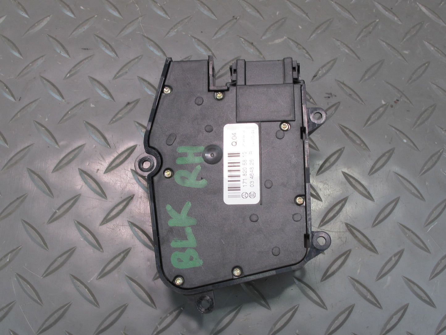 05-11 Mercedes R171 Slk-class Front Right Seat Adjustment Switch 1718205810 OEM