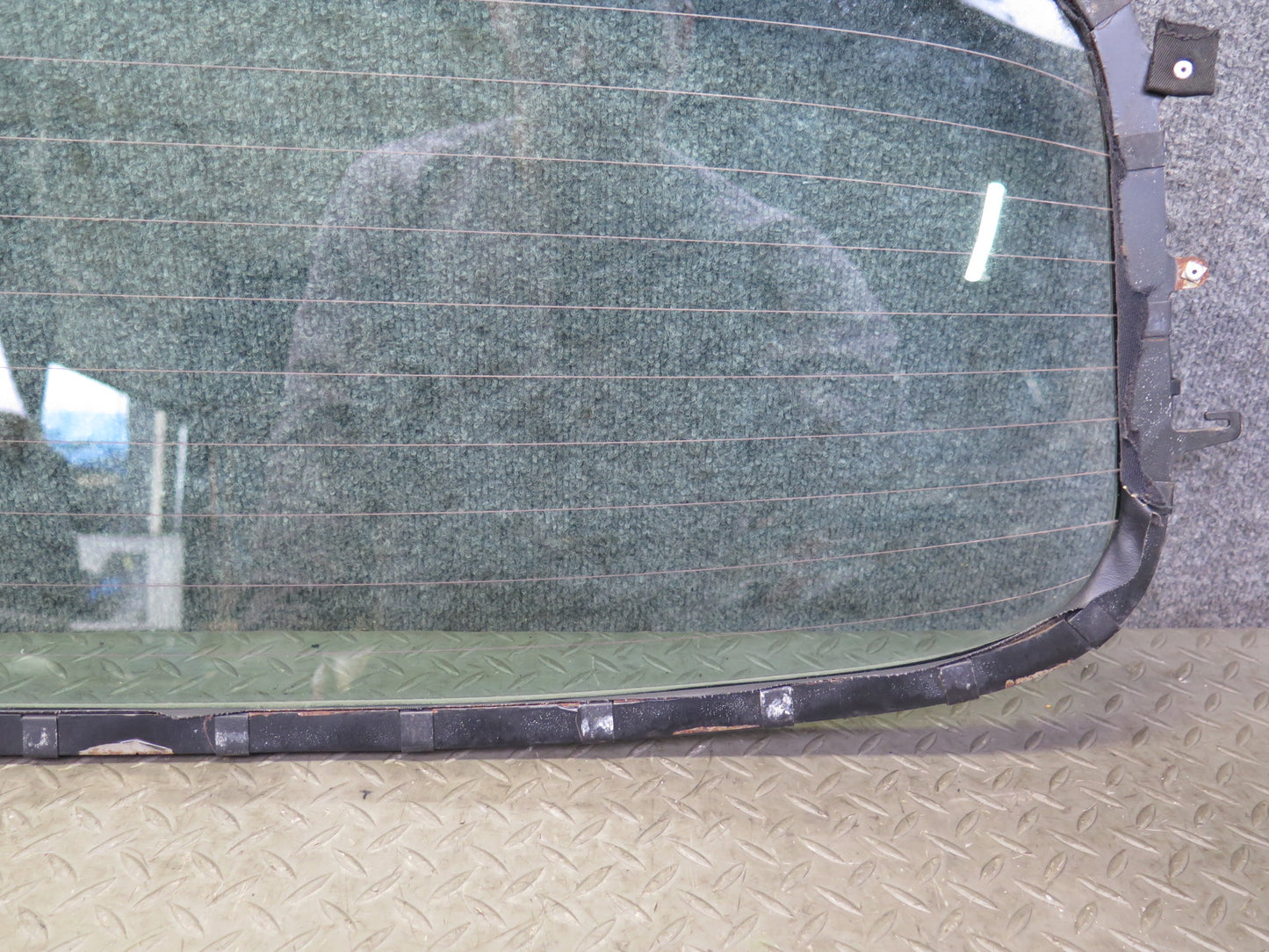 1999-2005 Porsche 911 Carrera 996 Convertible Rear Windshield Glass Window