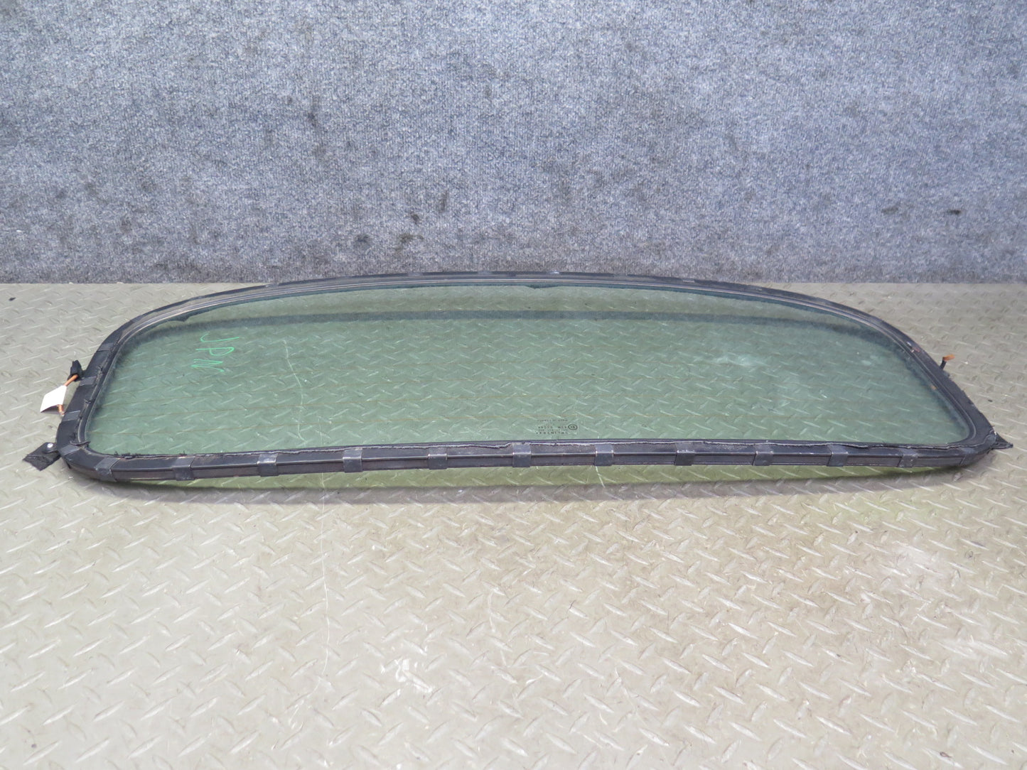 1999-2005 Porsche 911 Carrera 996 Convertible Rear Windshield Glass Window