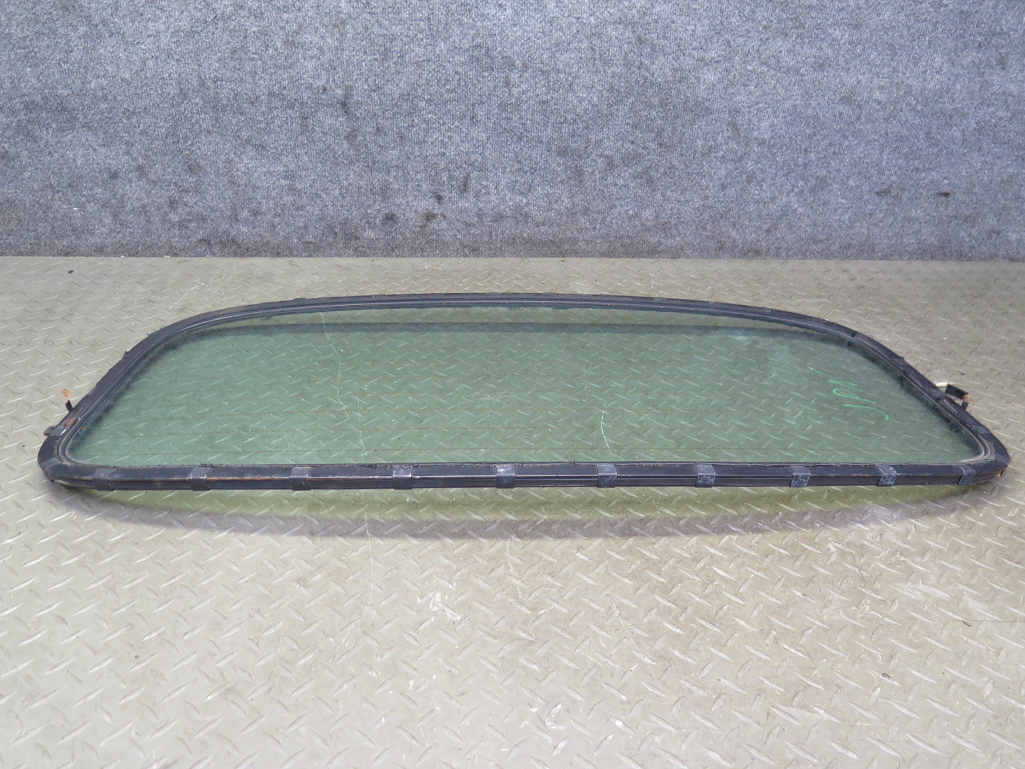 1999-2005 Porsche 911 Carrera 996 Convertible Rear Windshield Glass Window