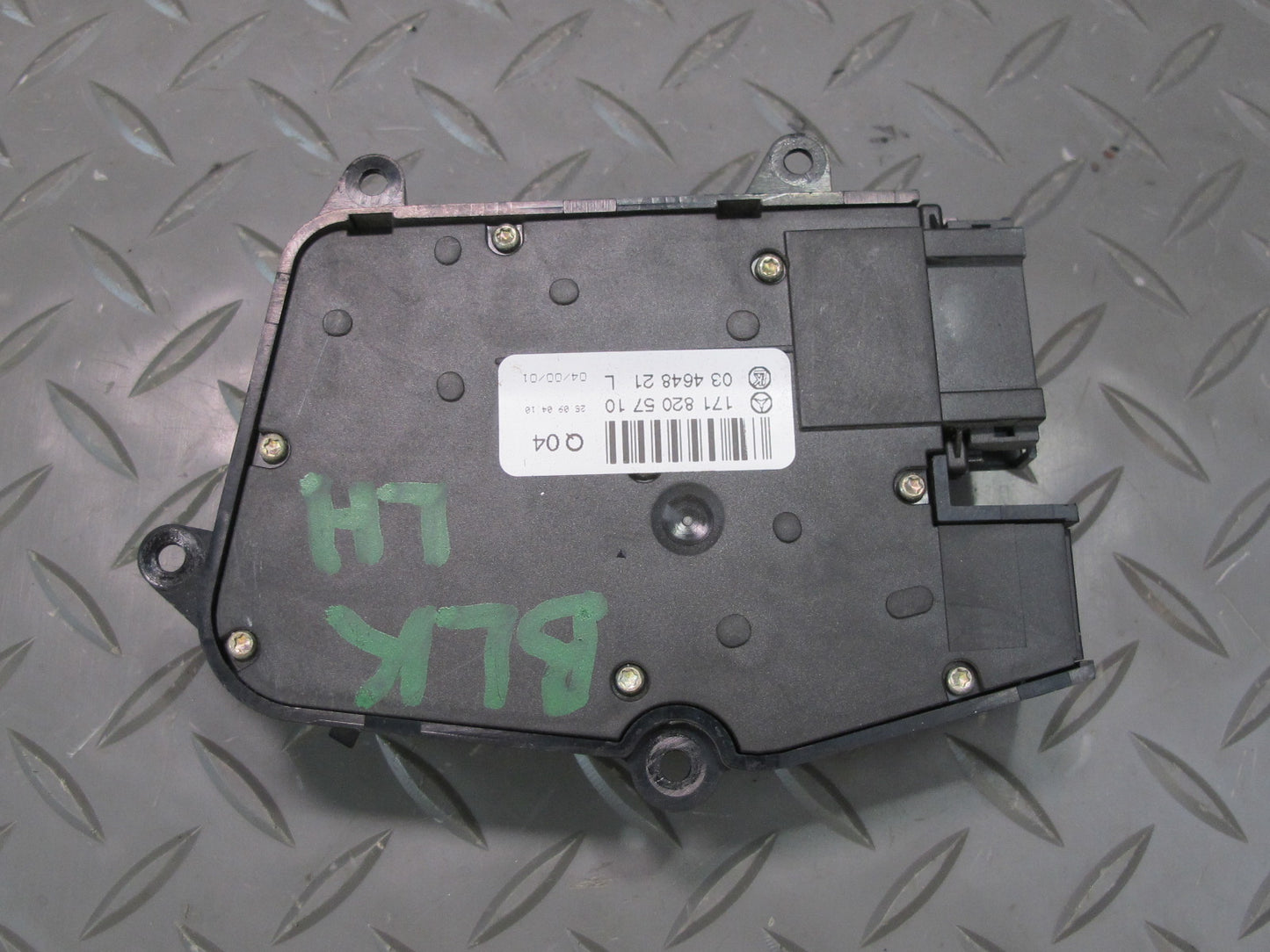 05-11 Mercedes R171 Slk-class Front Left Seat Adjustment Switch 1718205710 OEM