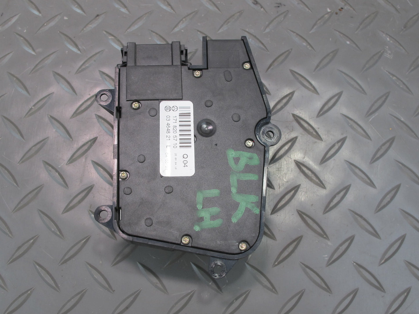 05-11 Mercedes R171 Slk-class Front Left Seat Adjustment Switch 1718205710 OEM