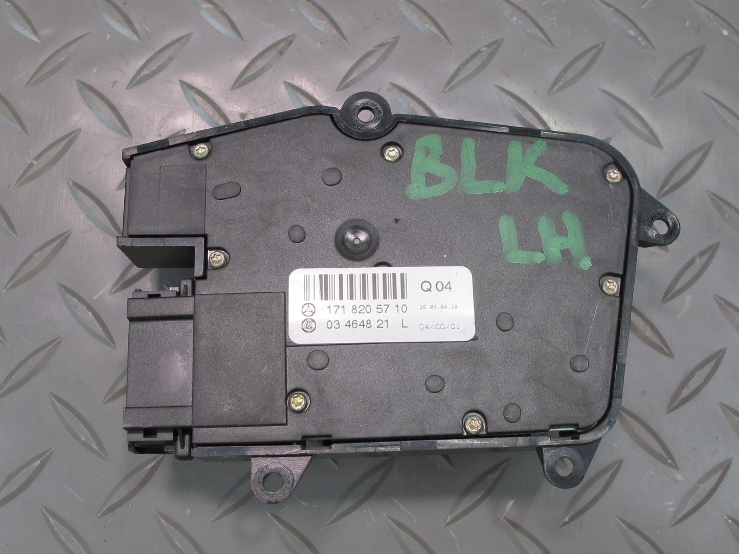 05-11 Mercedes R171 Slk-class Front Left Seat Adjustment Switch 1718205710 OEM