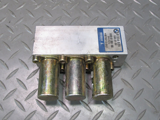 01-06 BMW E46 330CI Convertible TOP Roof Hydraulic Valve Control Block 77K OEM