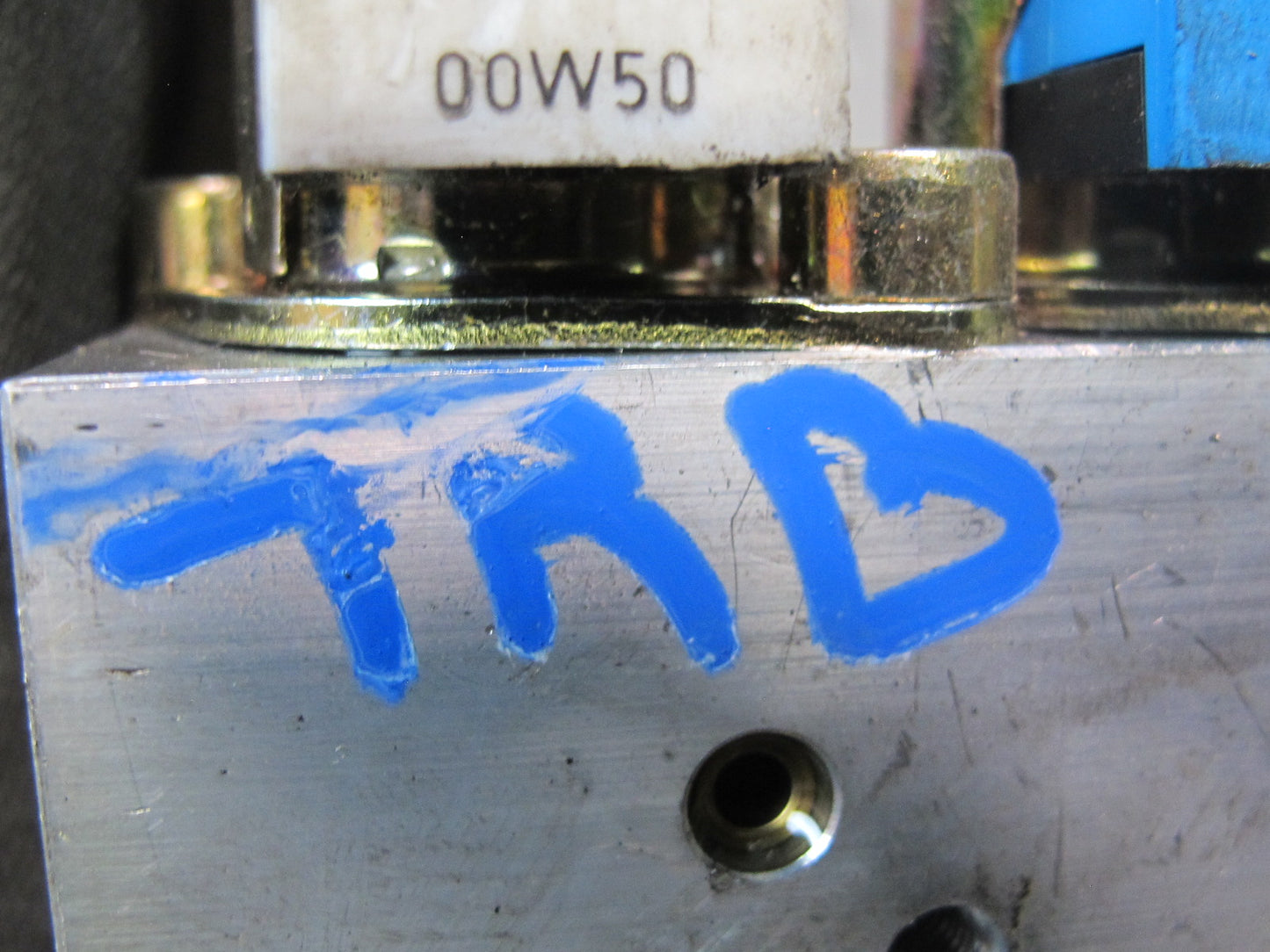 01-06 BMW E46 330CI Convertible TOP Roof Hydraulic Valve Control Block 77K OEM