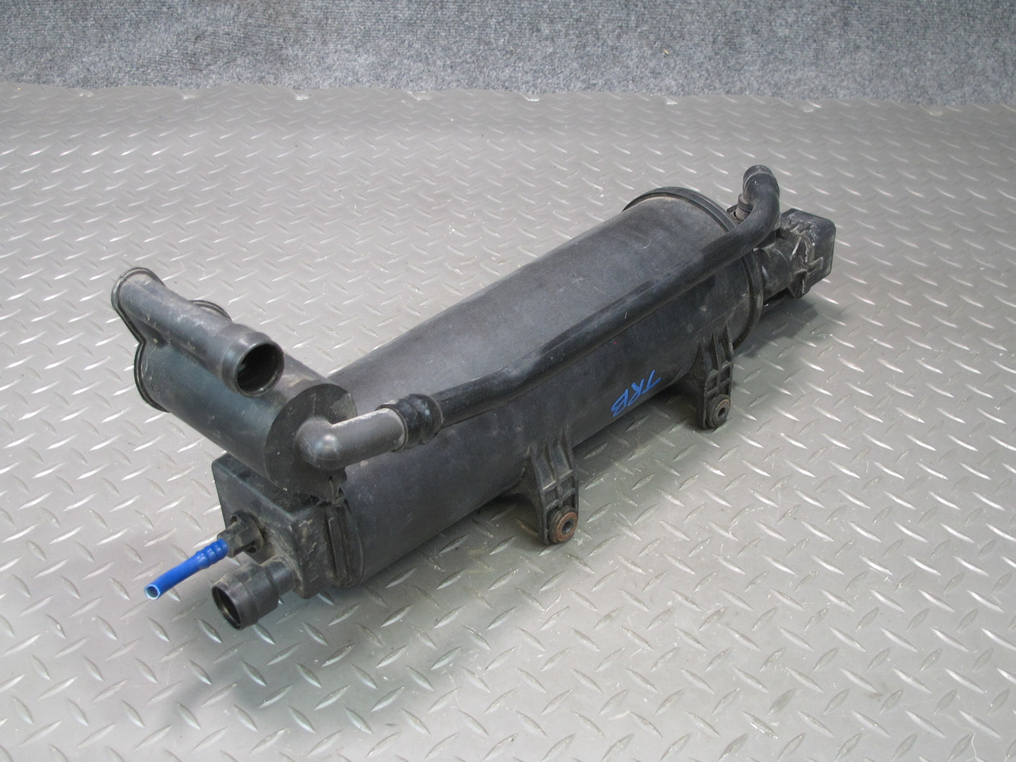 01-06 BMW E46 330CI M54 Fuel Evap Vapor Charcoal Canister w Leak Pump Assy OEM
