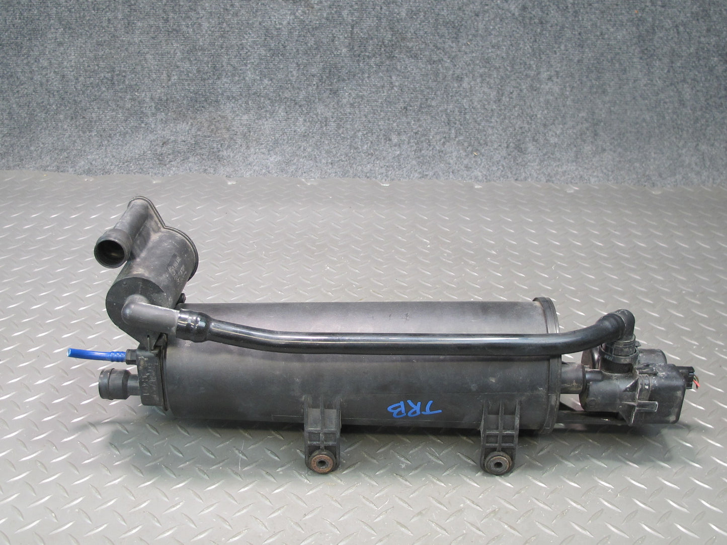 01-06 BMW E46 330CI M54 Fuel Evap Vapor Charcoal Canister w Leak Pump Assy OEM