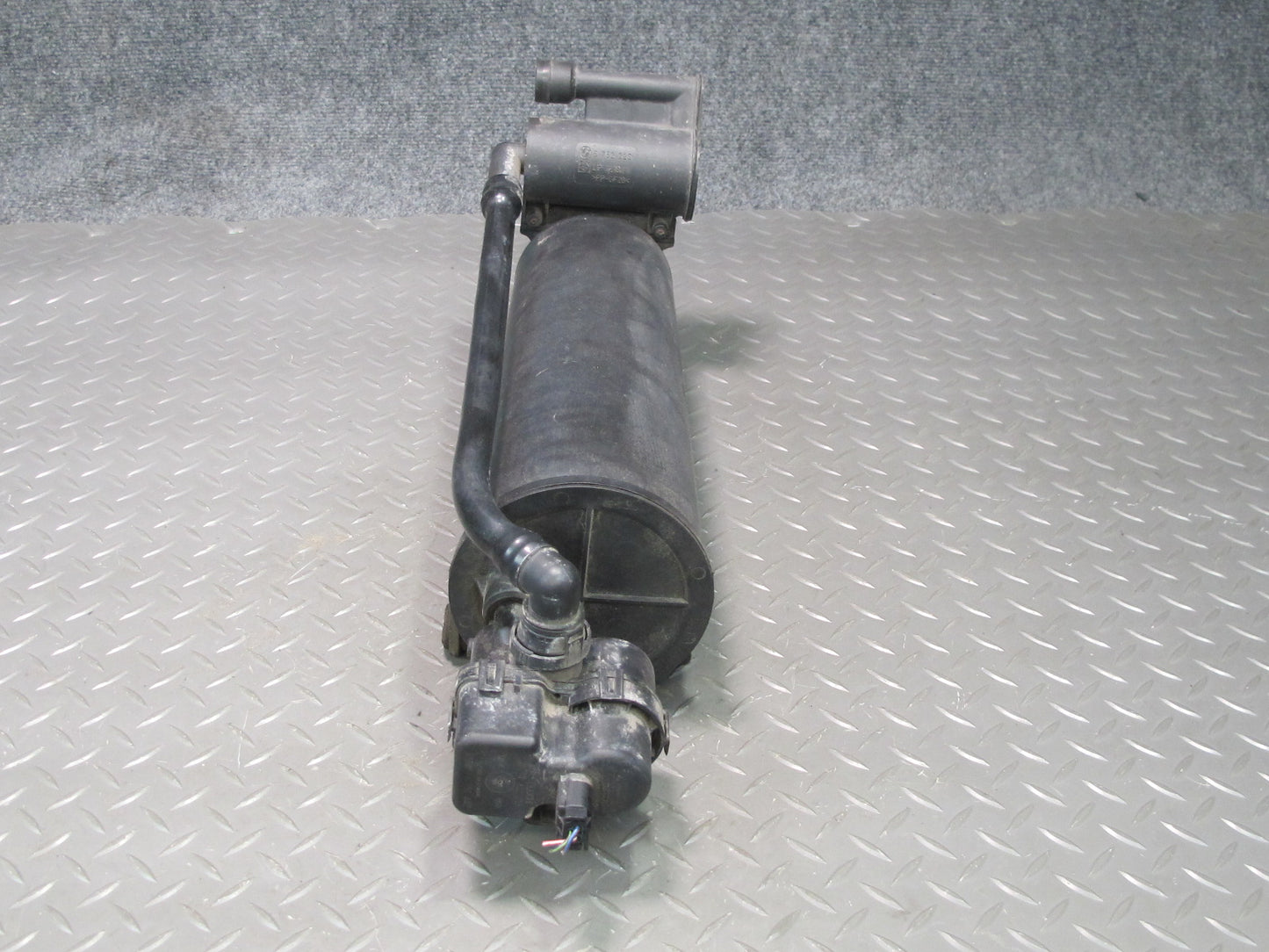 01-06 BMW E46 330CI M54 Fuel Evap Vapor Charcoal Canister w Leak Pump Assy OEM