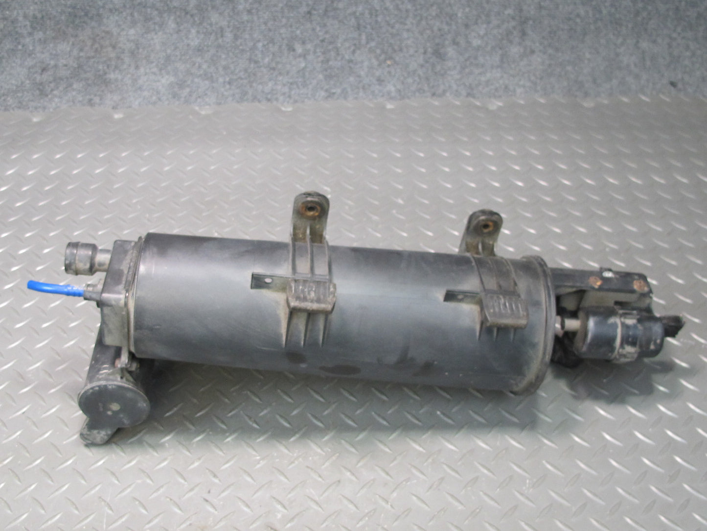 01-06 BMW E46 330CI M54 Fuel Evap Vapor Charcoal Canister w Leak Pump Assy OEM