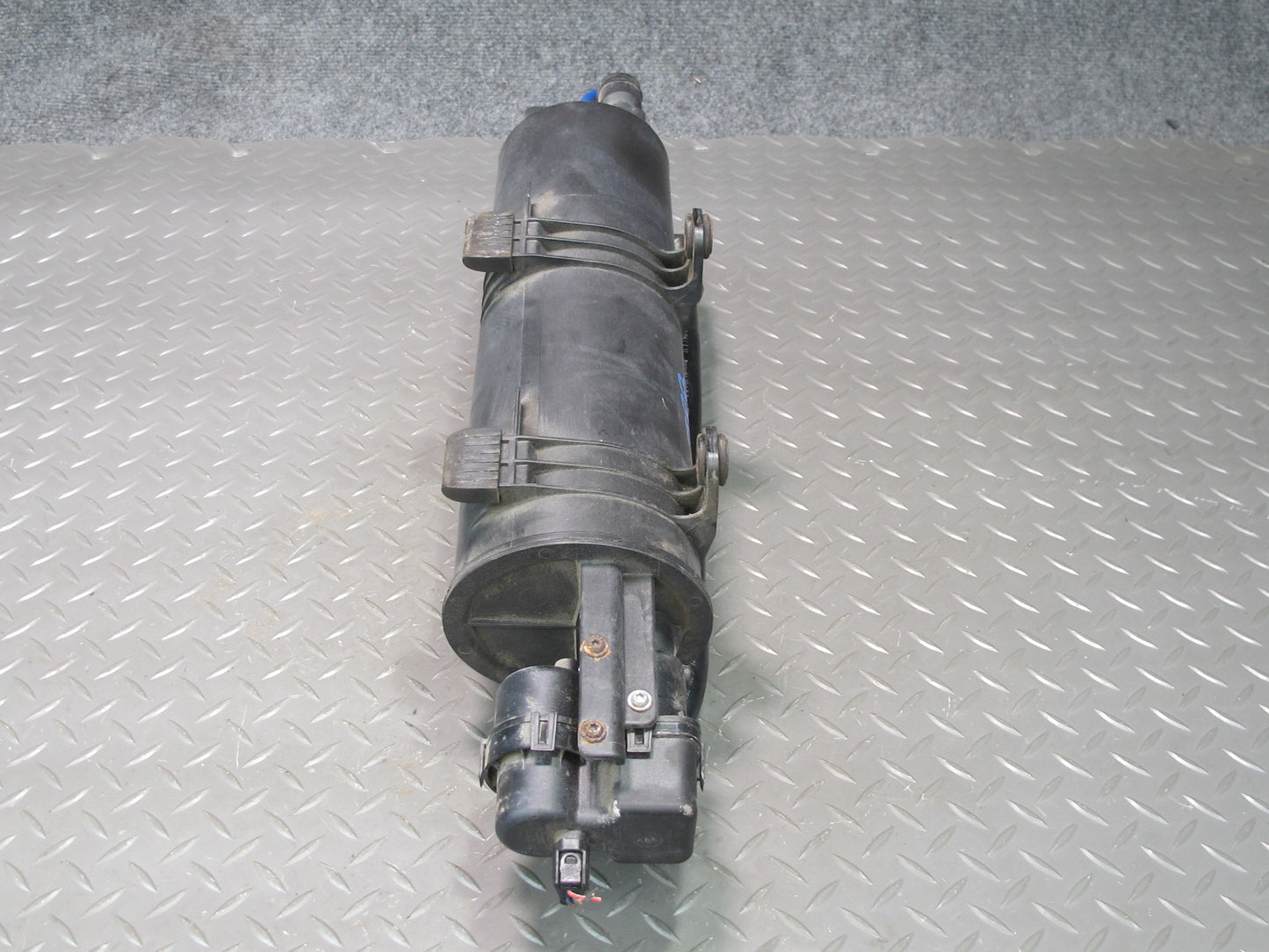 01-06 BMW E46 330CI M54 Fuel Evap Vapor Charcoal Canister w Leak Pump Assy OEM