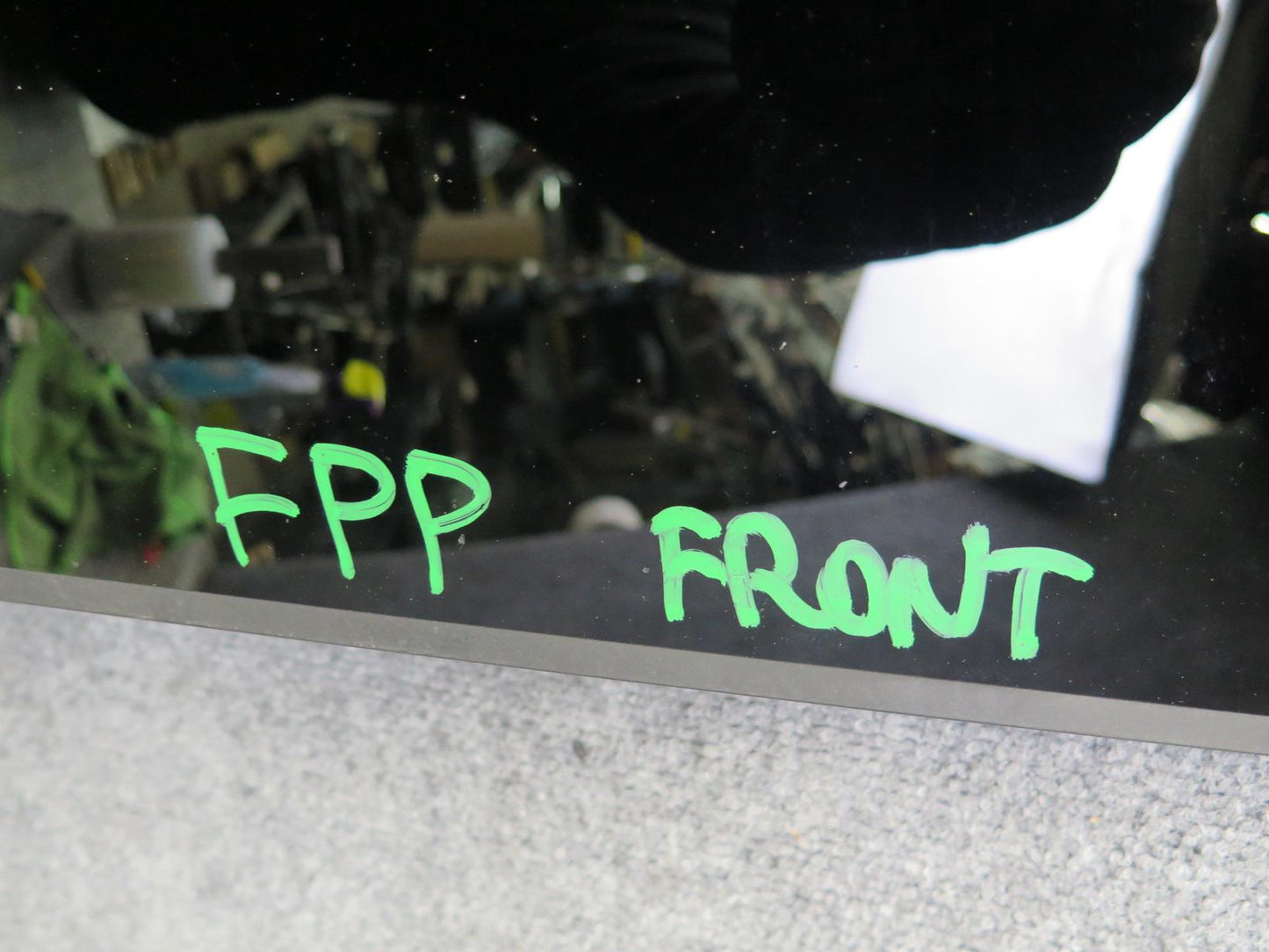 17-23 Porsche Panamera 971 Front Center Sunroof Glass Window 10028496