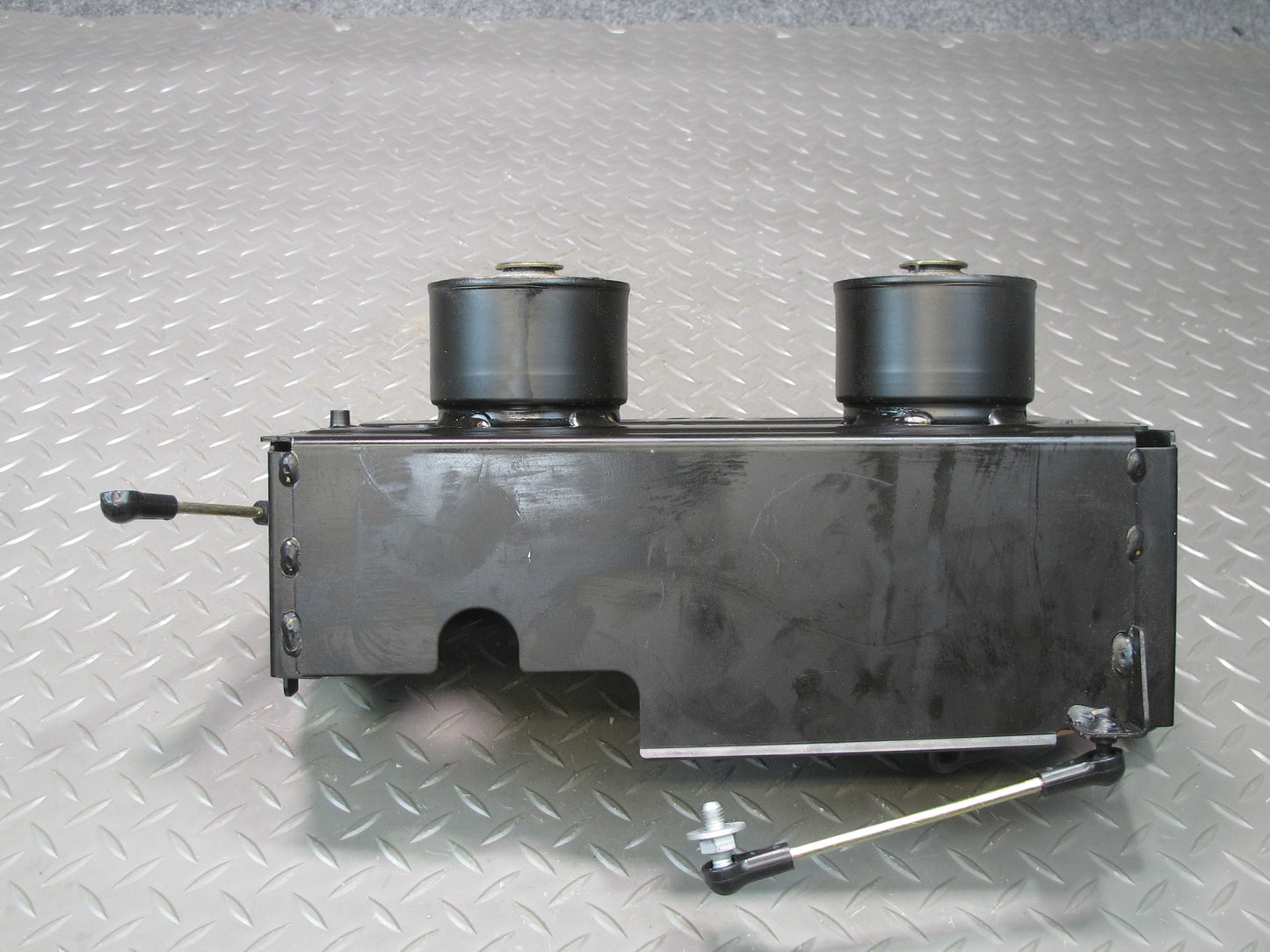 01-06 BMW E46 330ci Convertible Battery Tray Vibration Absorber Bracket Assy OEM