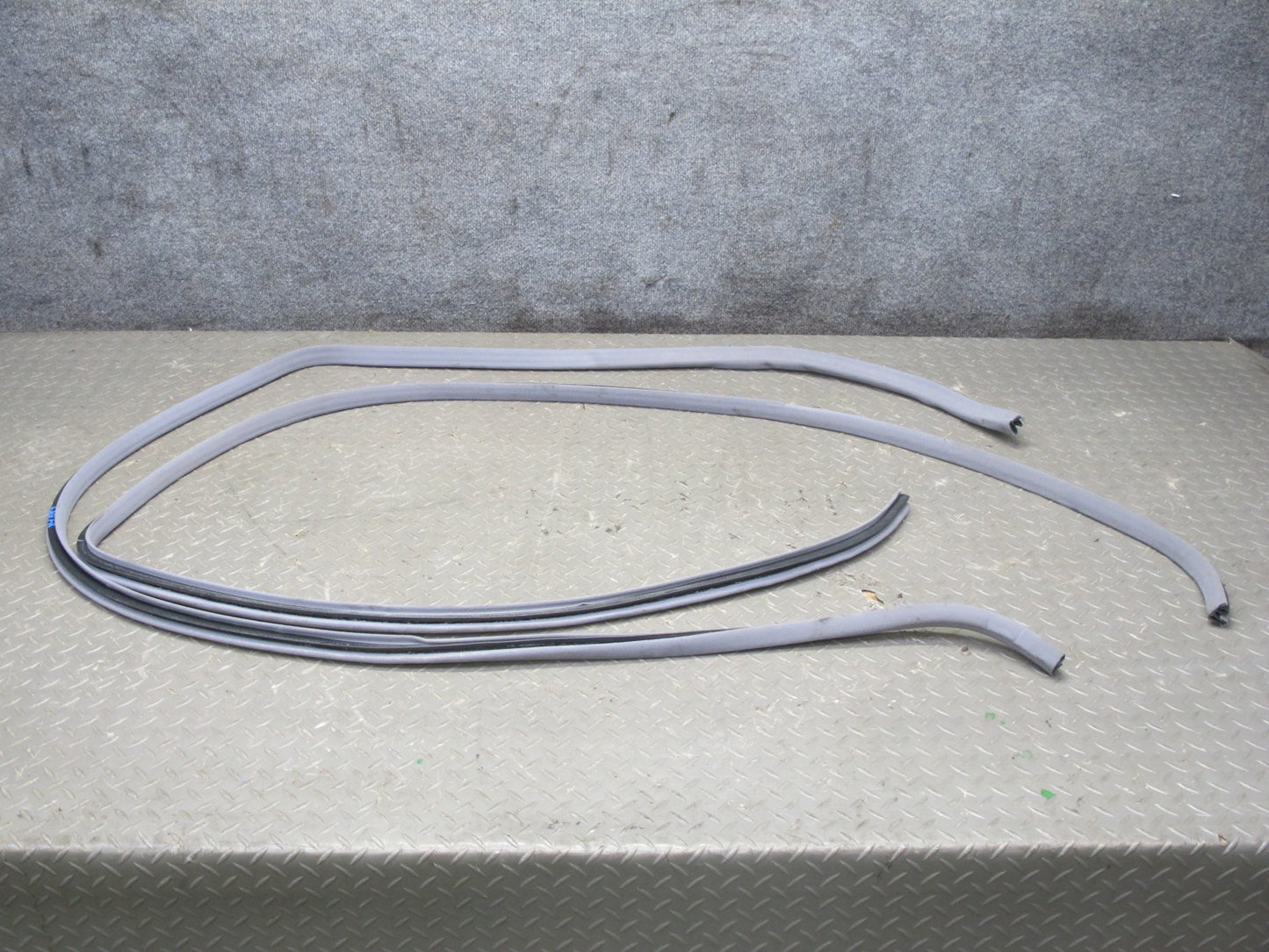 95-00 Lexus UCF20L LS400 Set of 4 Front & Rear Door Weatherstrip Seal Gray OEM