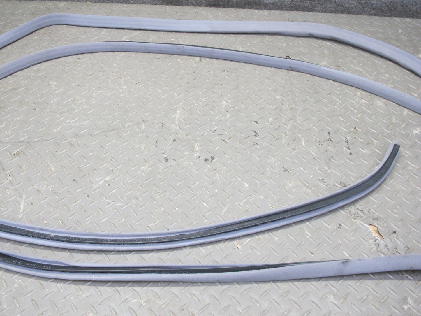 95-00 Lexus UCF20L LS400 Set of 4 Front & Rear Door Weatherstrip Seal Gray OEM