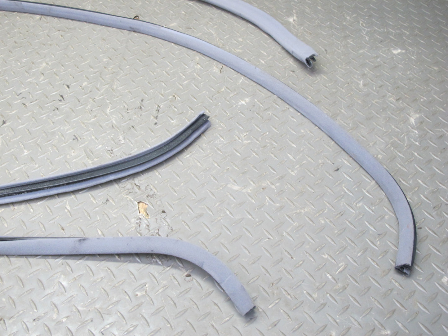 95-00 Lexus UCF20L LS400 Set of 4 Front & Rear Door Weatherstrip Seal Gray OEM