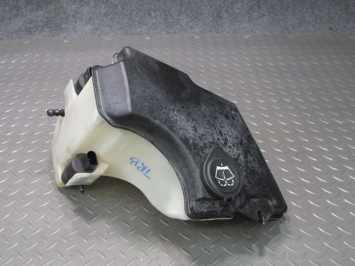 01-06 BMW E46 330CI Windshield Washer Fluid Reservoir Tank w Pump 7008057 OEM