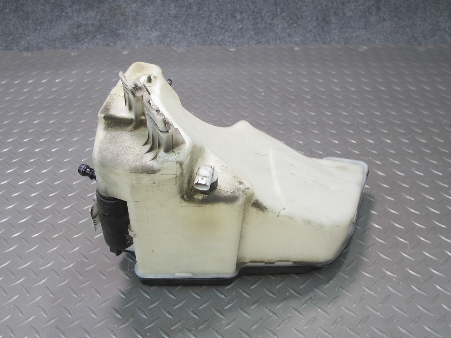 01-06 BMW E46 330CI Windshield Washer Fluid Reservoir Tank w Pump 7008057 OEM