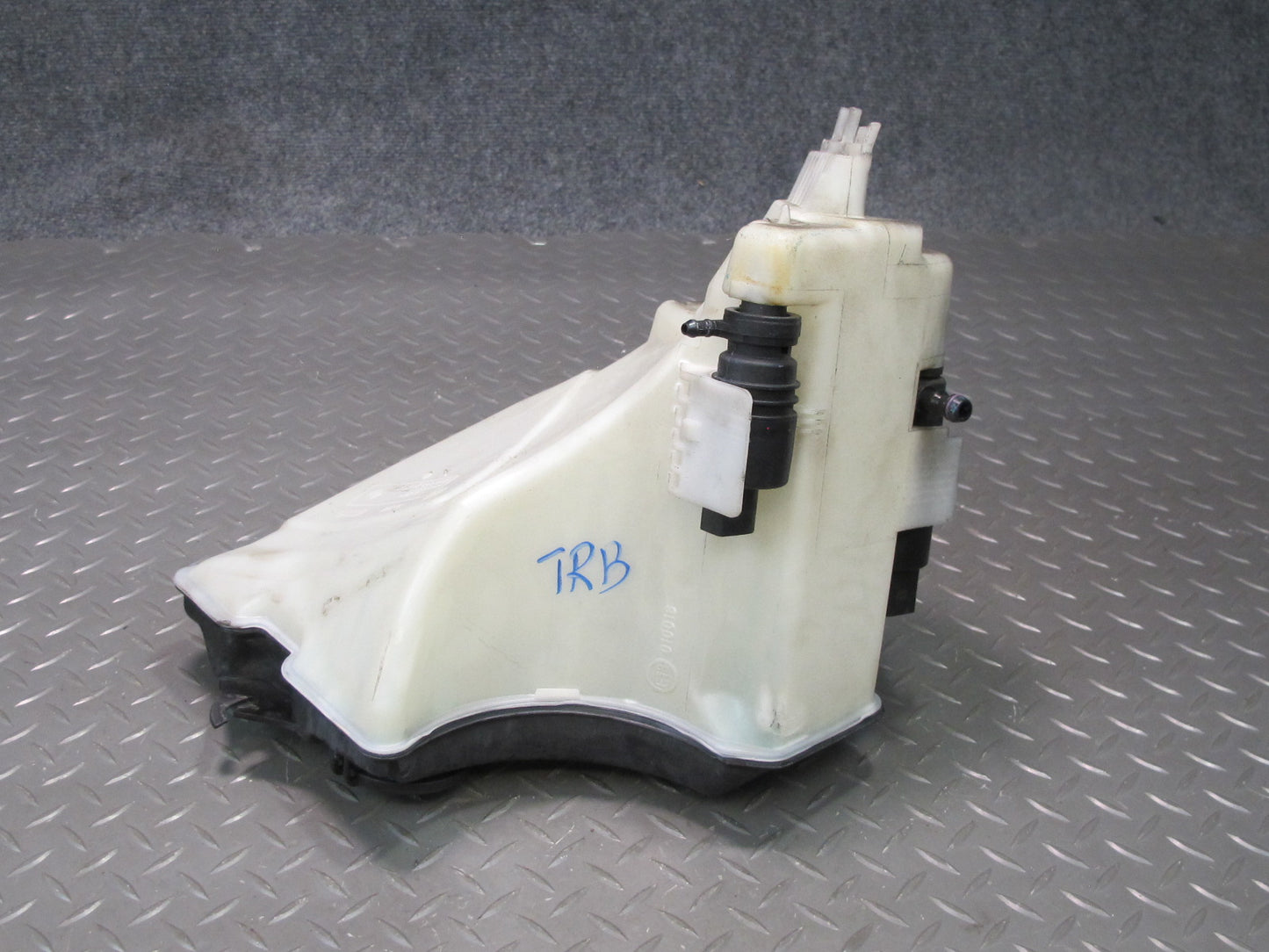 01-06 BMW E46 330CI Windshield Washer Fluid Reservoir Tank w Pump 7008057 OEM