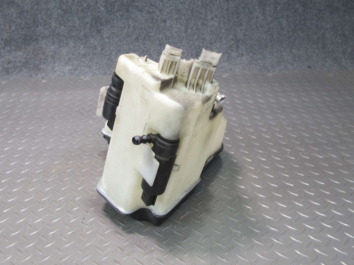 01-06 BMW E46 330CI Windshield Washer Fluid Reservoir Tank w Pump 7008057 OEM