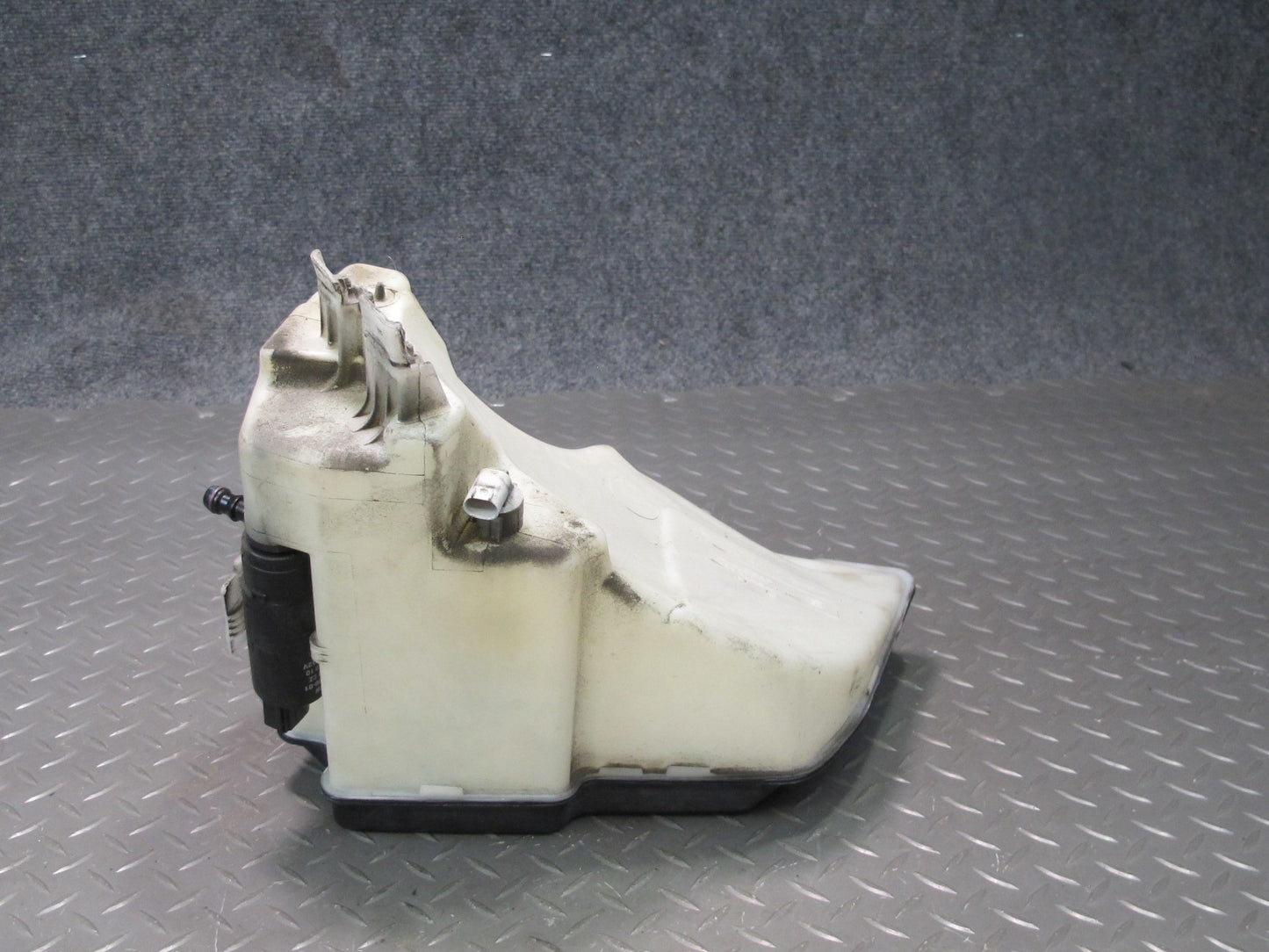 01-06 BMW E46 330CI Windshield Washer Fluid Reservoir Tank w Pump 7008057 OEM