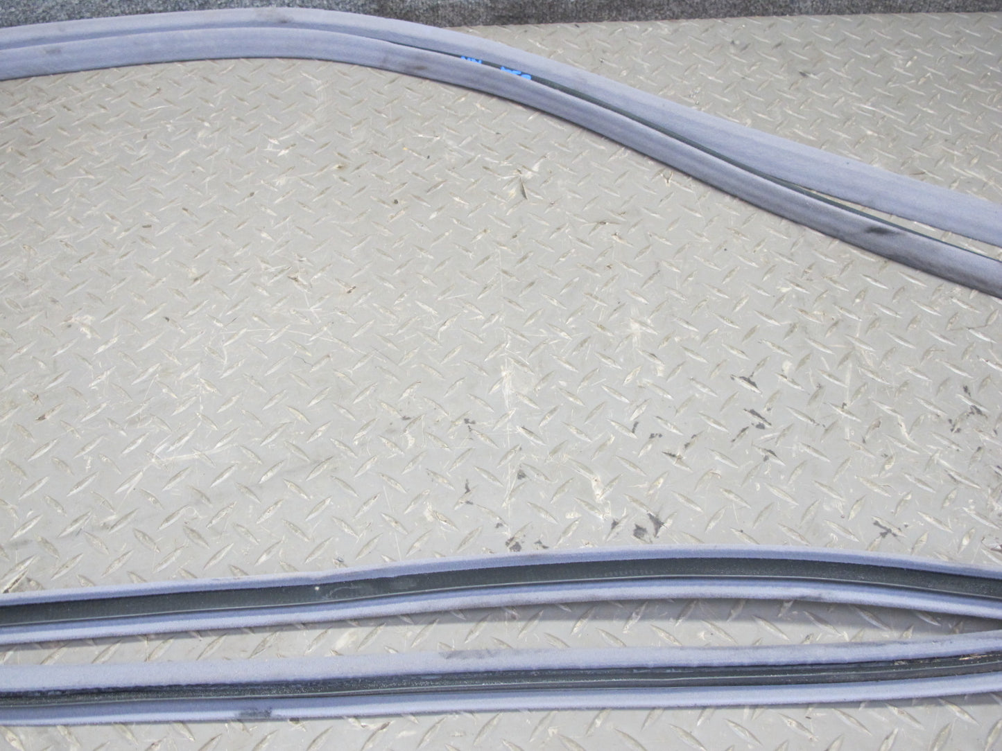 95-00 Lexus UCF20L LS400 Set of 4 Front & Rear Door Weatherstrip Seal Gray OEM