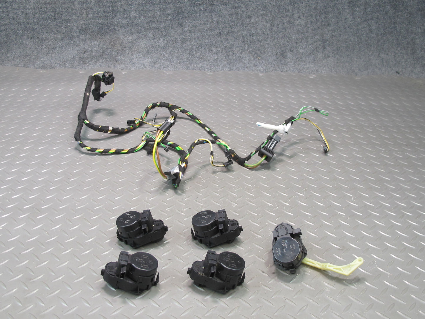 01-06 BMW E46 330ci A/C Heater Flap Door Actuator Motor Wiring Set OEM