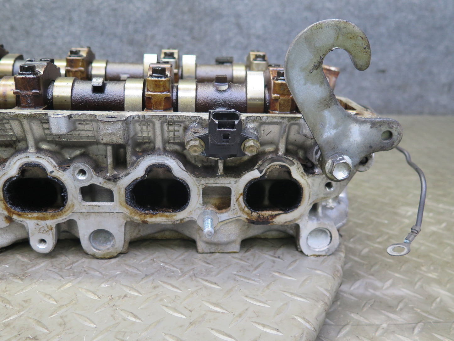 98-99 Lexus GS300 SC300 3.0L 2JZGE Engine Cylinder Head w Camshafts OEM
